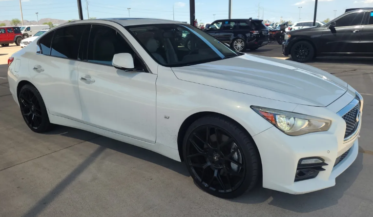 2015 INFINITI Q50 Sport