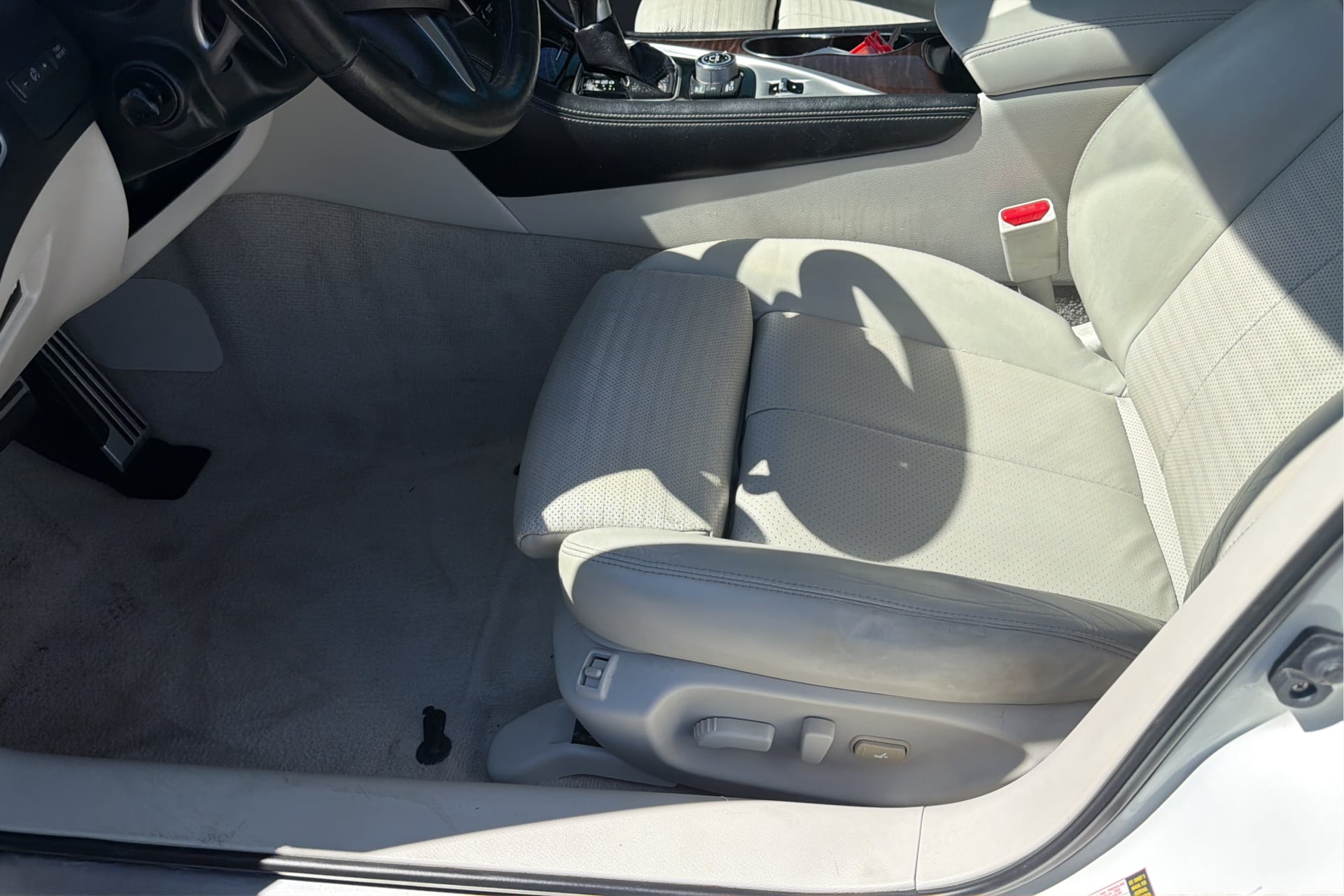 Infiniti Q50 photo 20