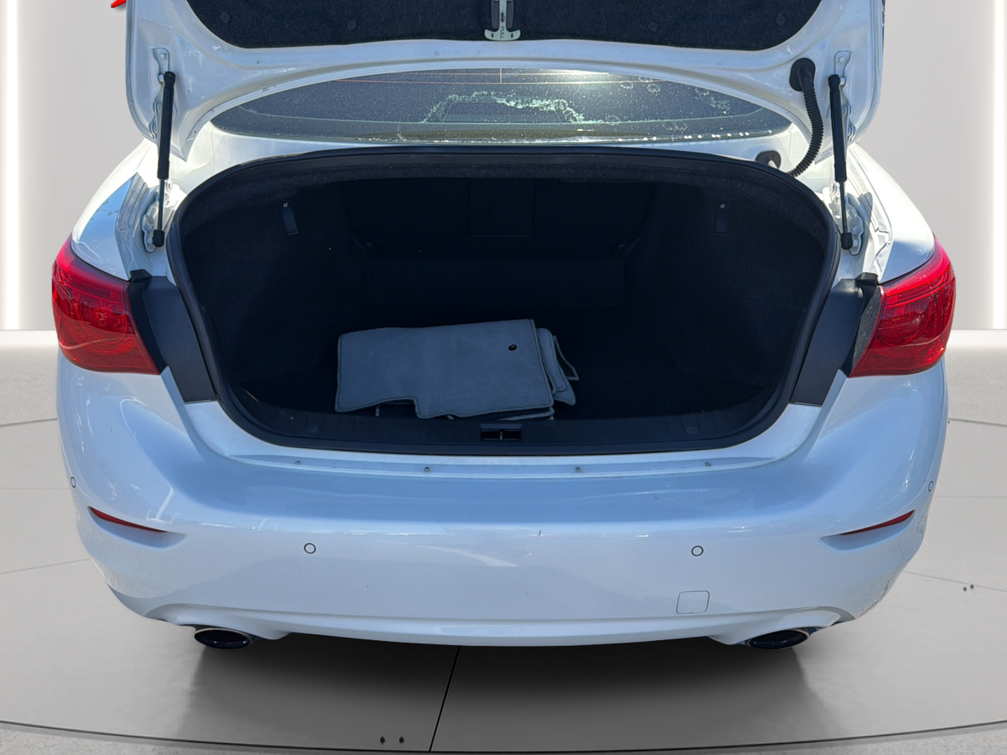 Infiniti Q50 photo 22