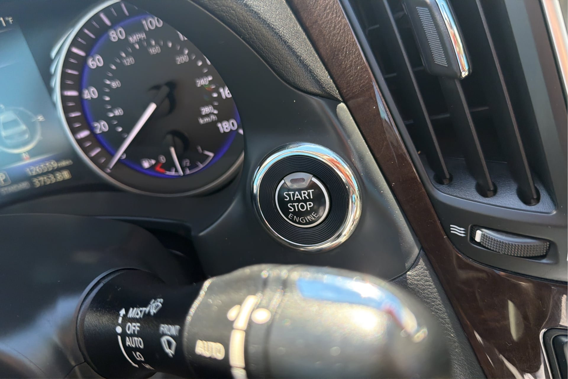 Infiniti Q50 photo 24