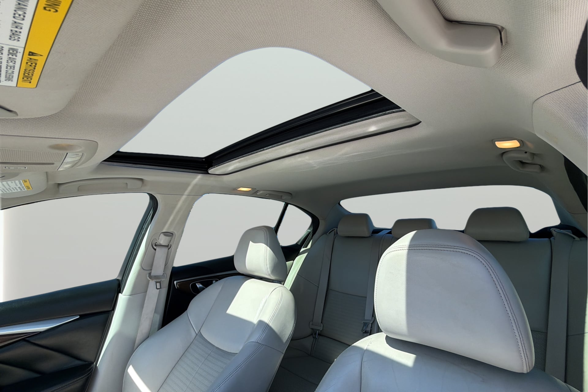 Infiniti Q50 photo 32