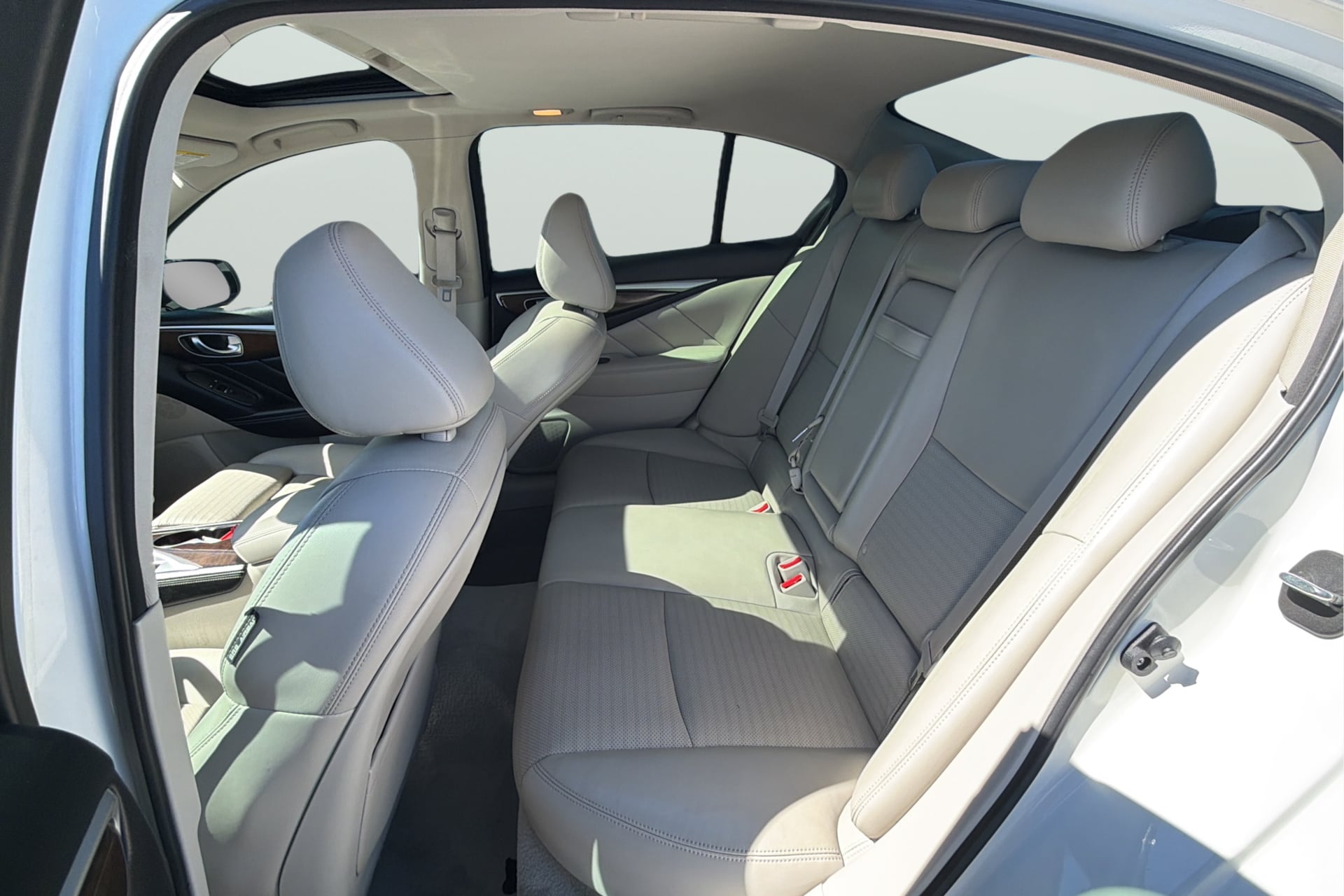 Infiniti Q50 photo 33