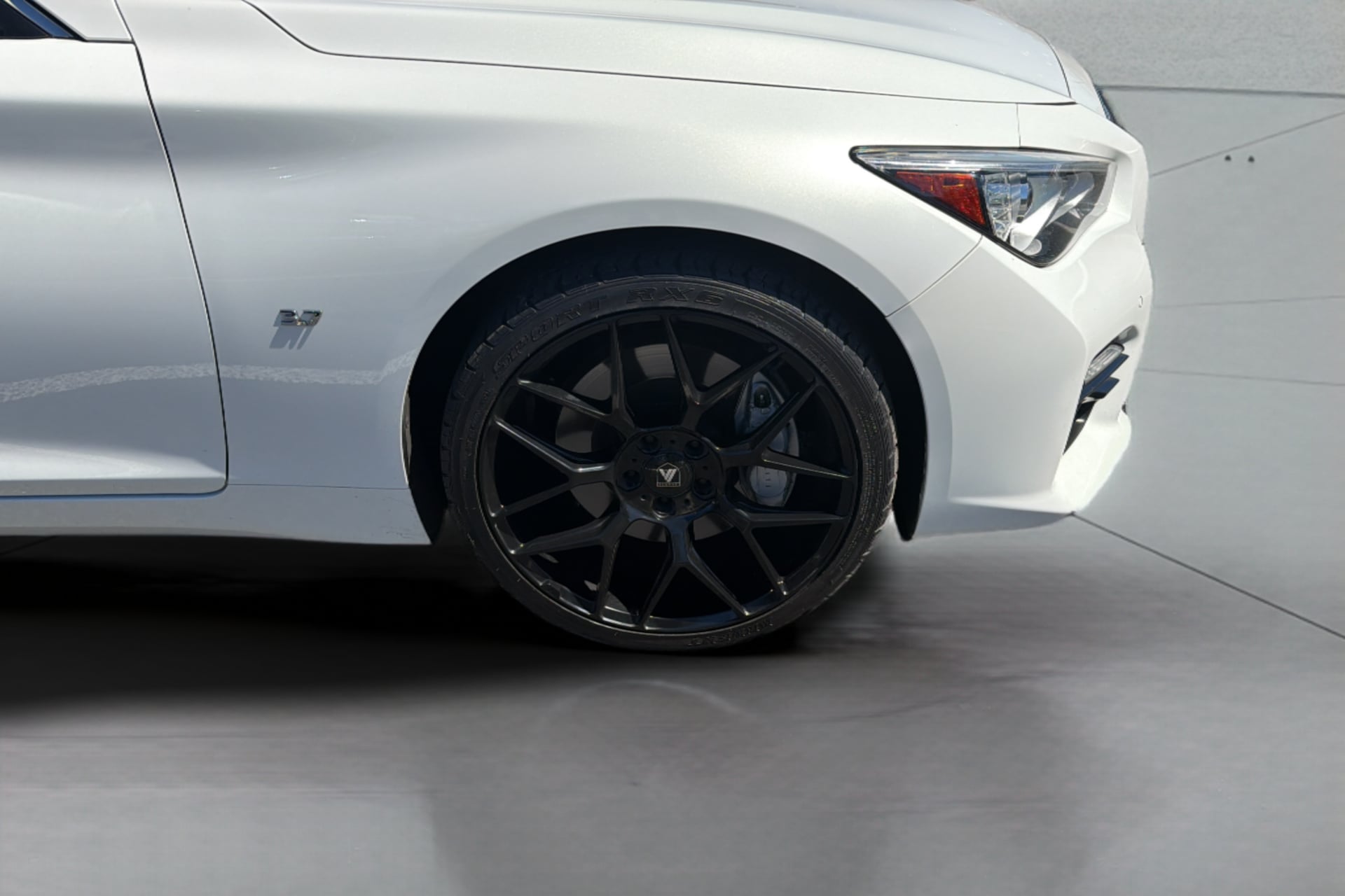 Infiniti Q50 photo 35