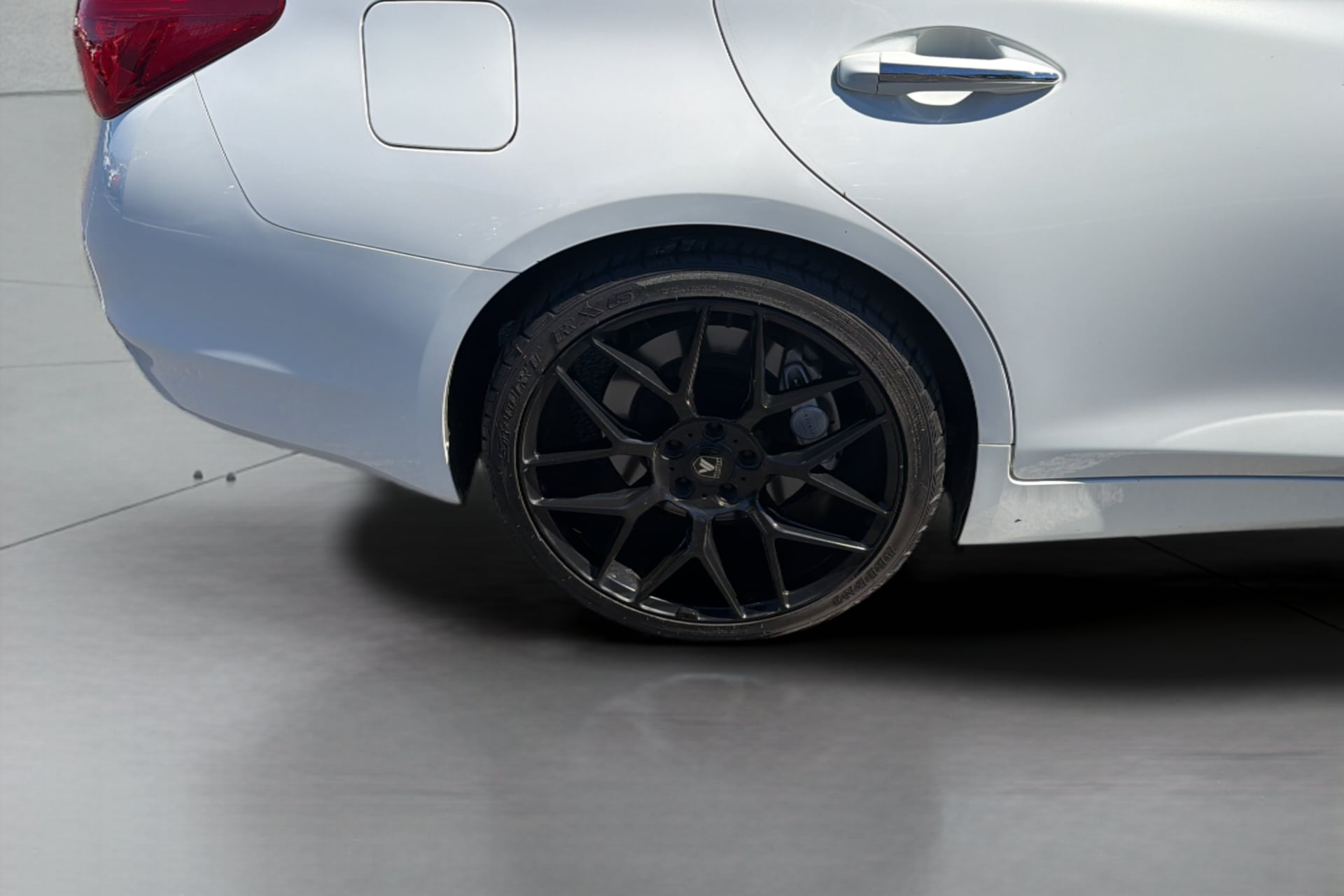 Infiniti Q50 photo 36