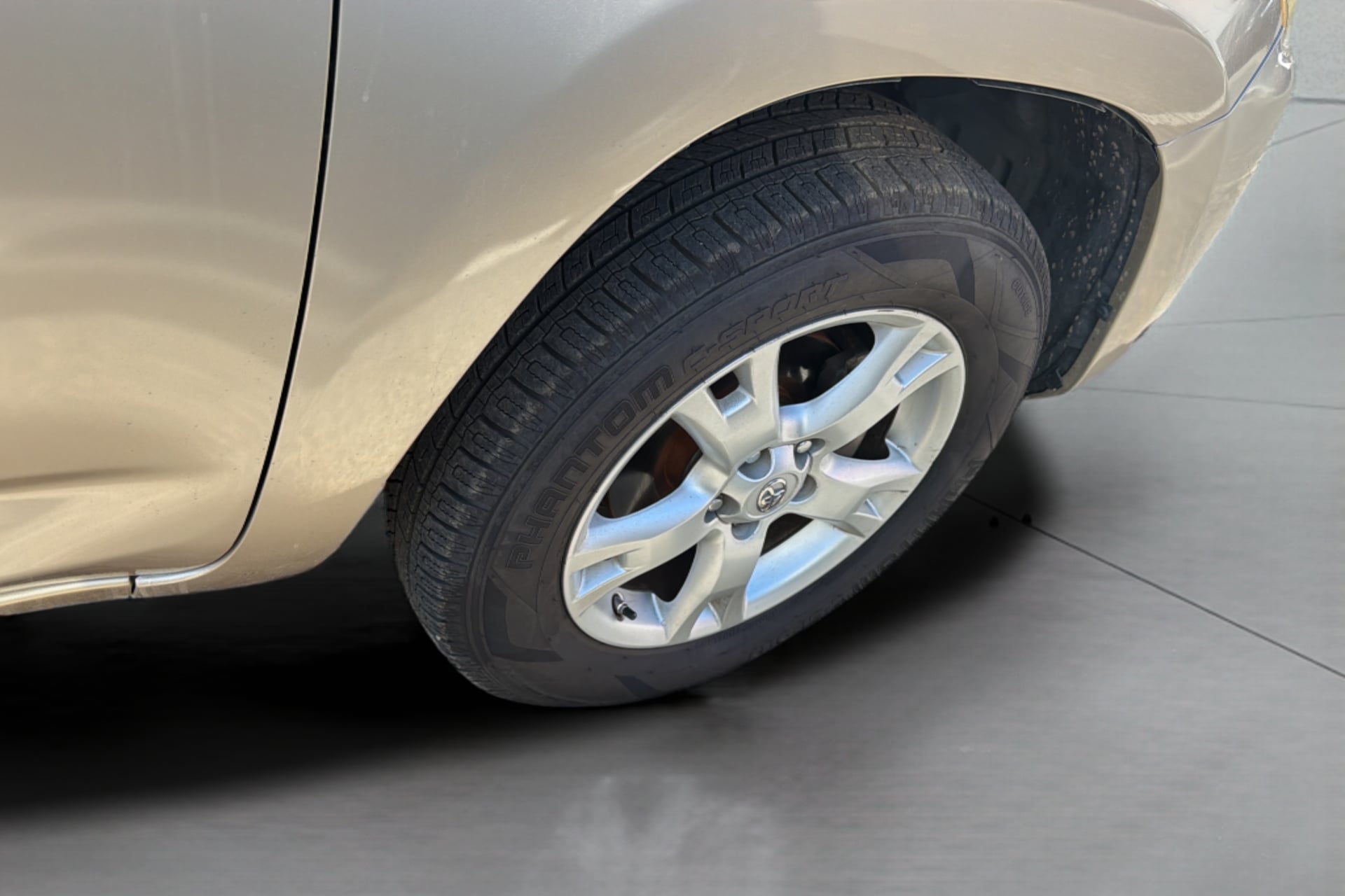 Photo 11 of this Toyota RAV4