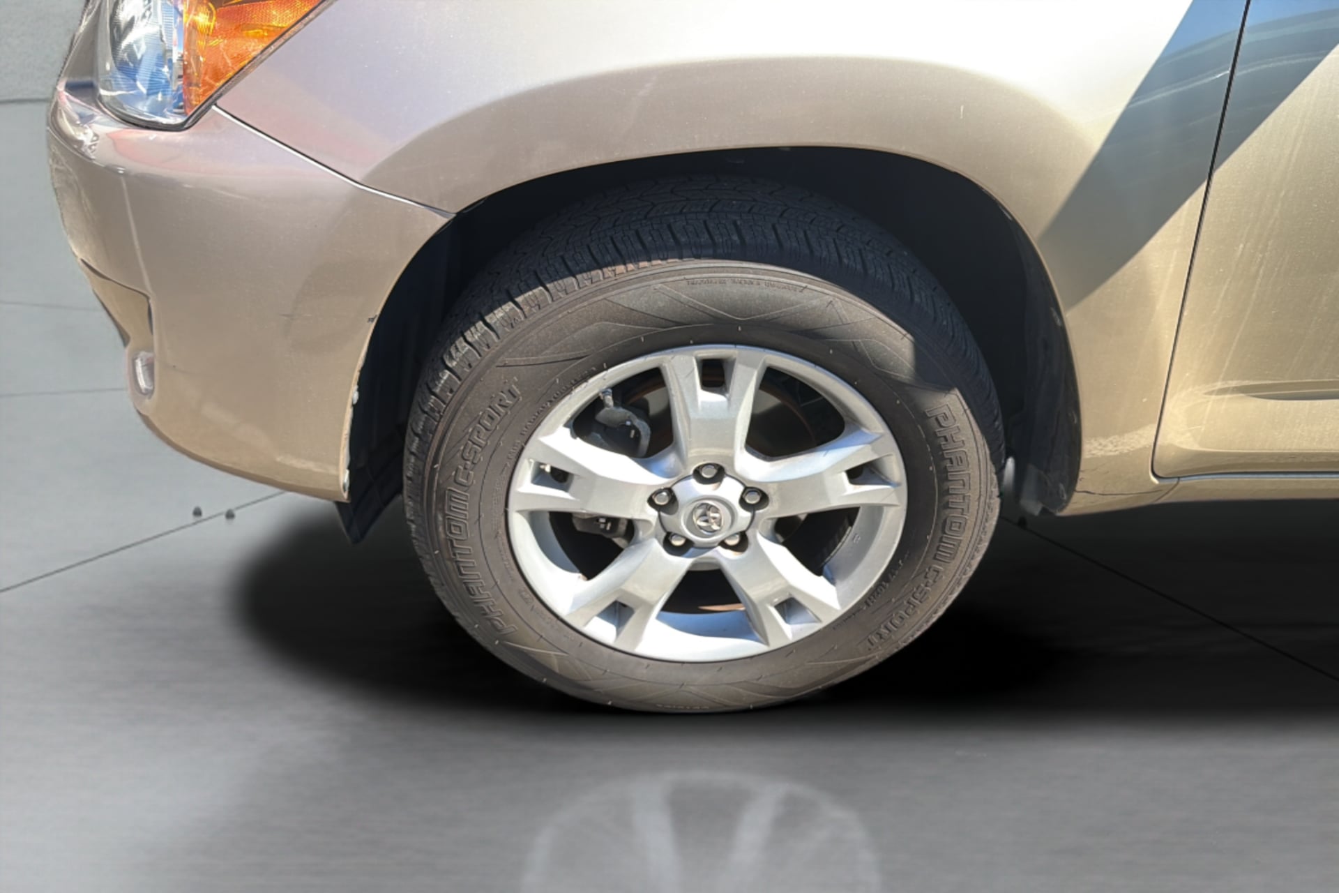 Photo 13 of this Toyota RAV4