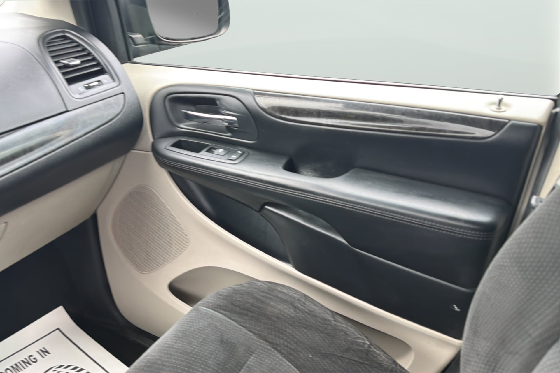 Dodge Grand Caravan photo 17