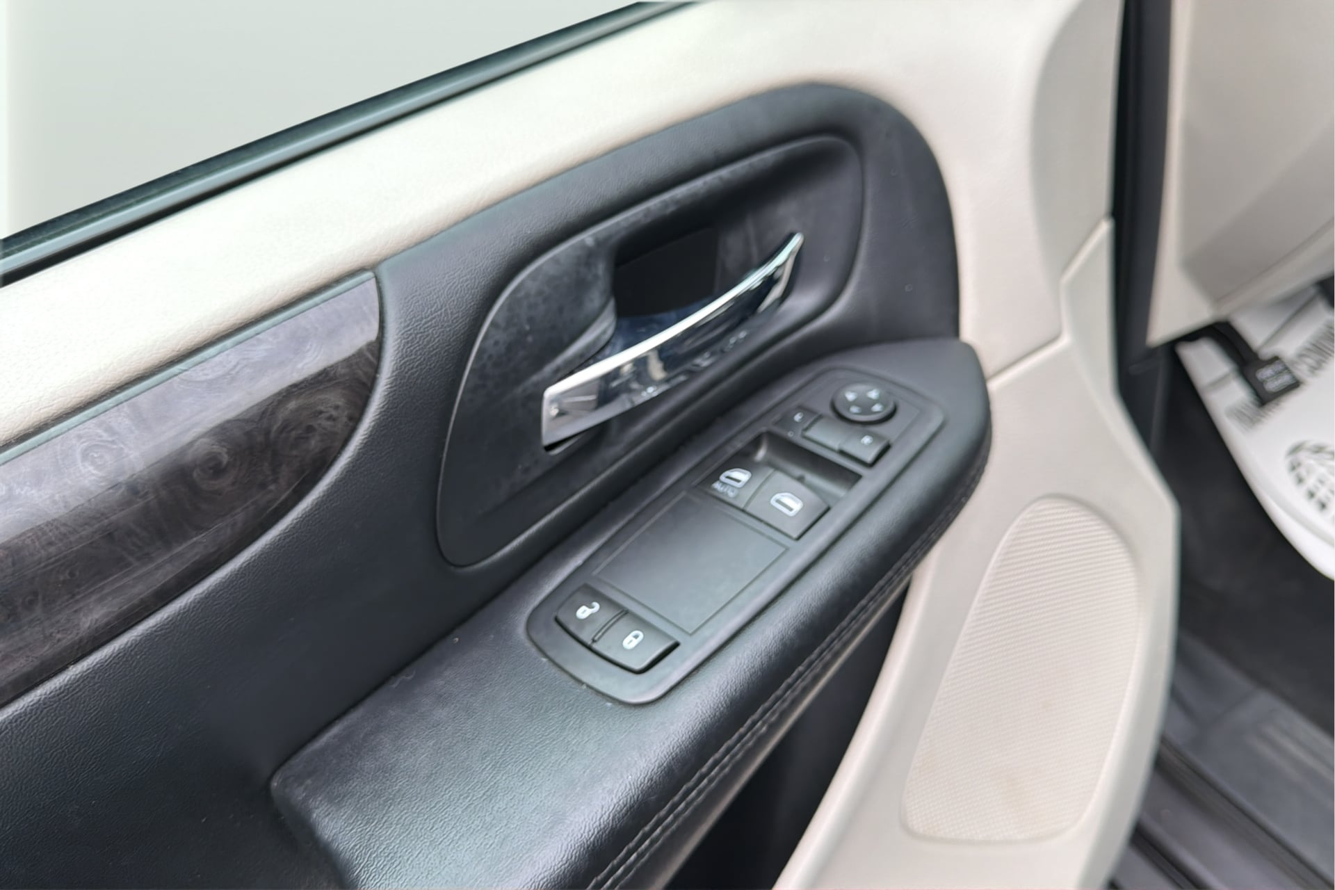Dodge Grand Caravan photo 19