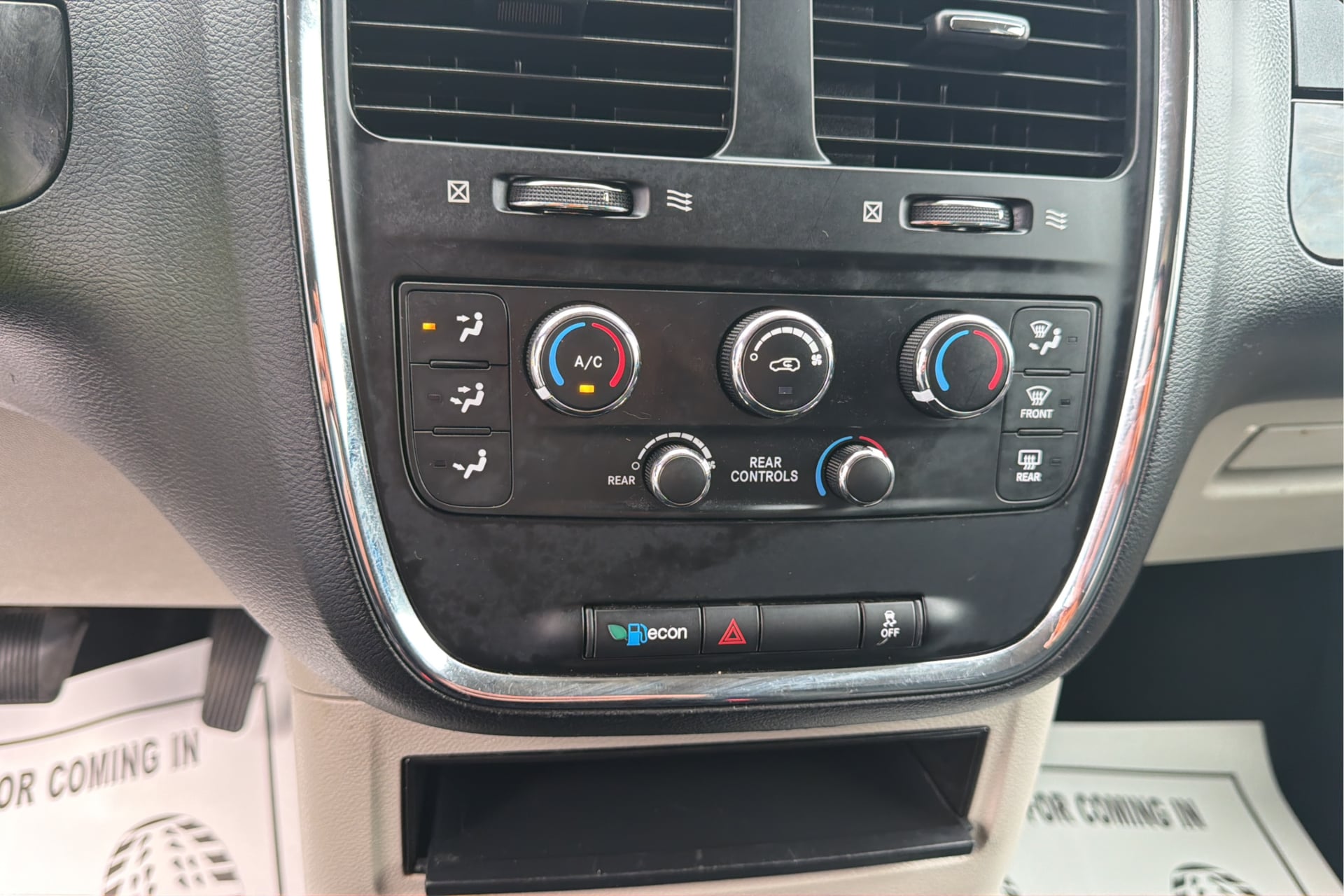 Dodge Grand Caravan photo 27