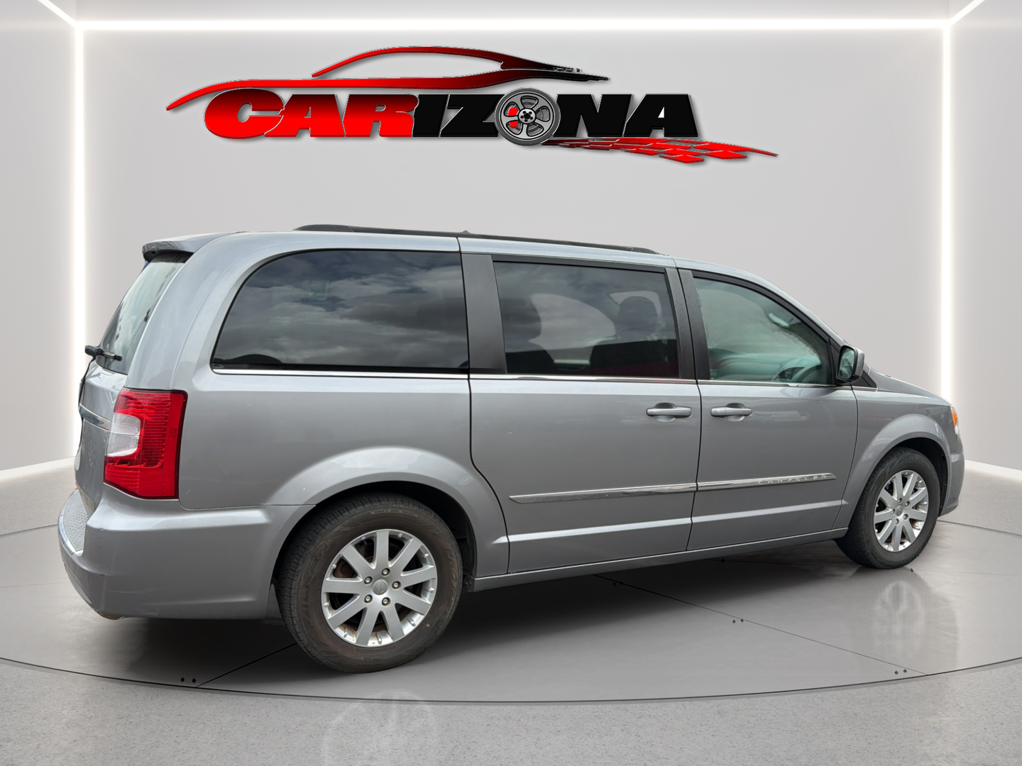 Chrysler Town and Country photo 5