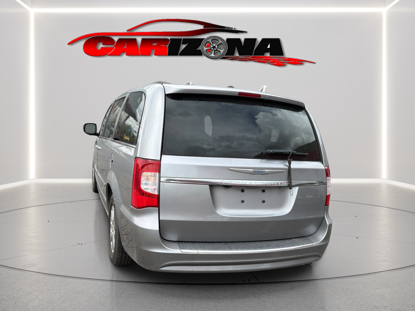Chrysler Town and Country photo 8