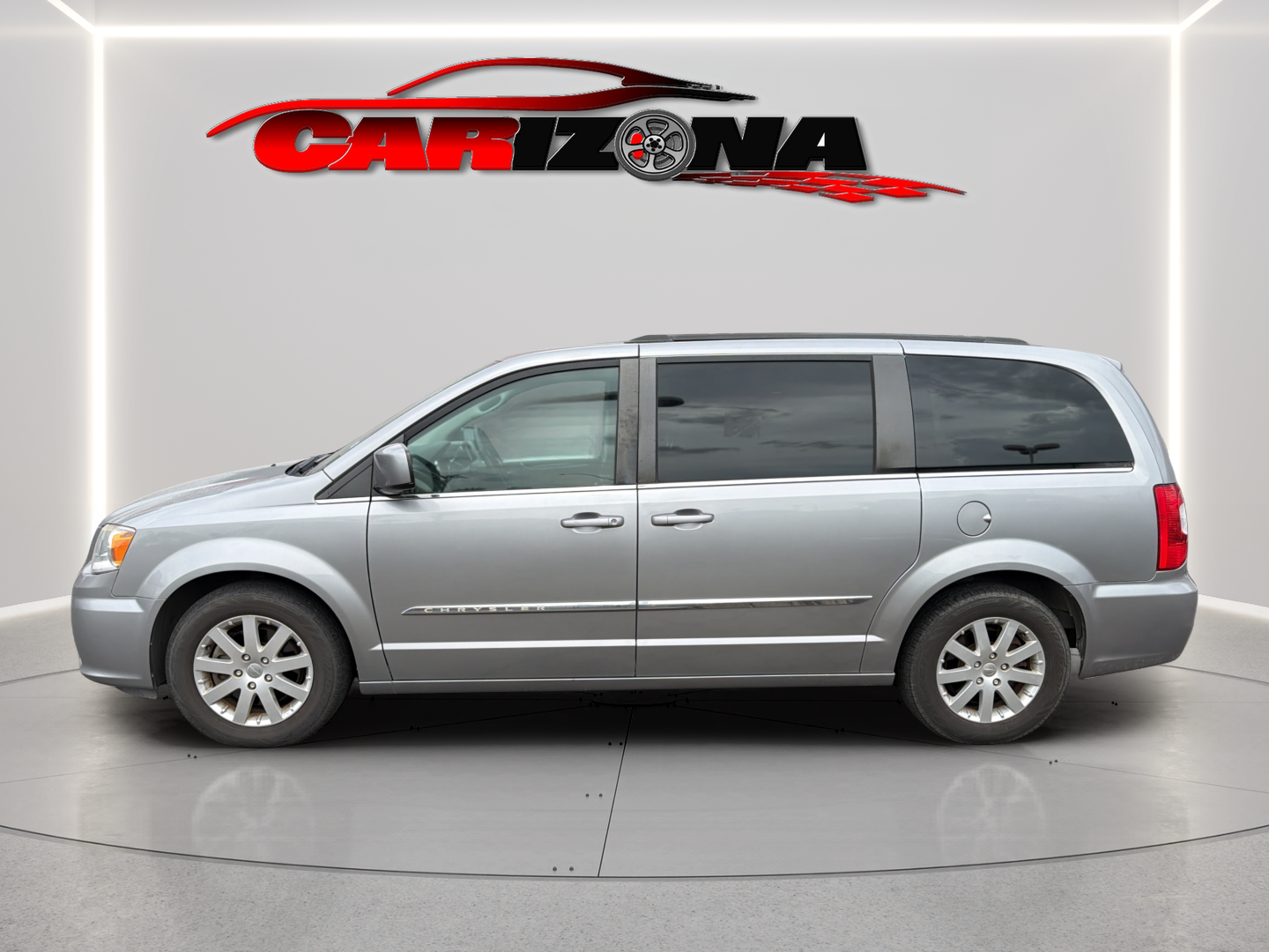 Chrysler Town and Country photo 10
