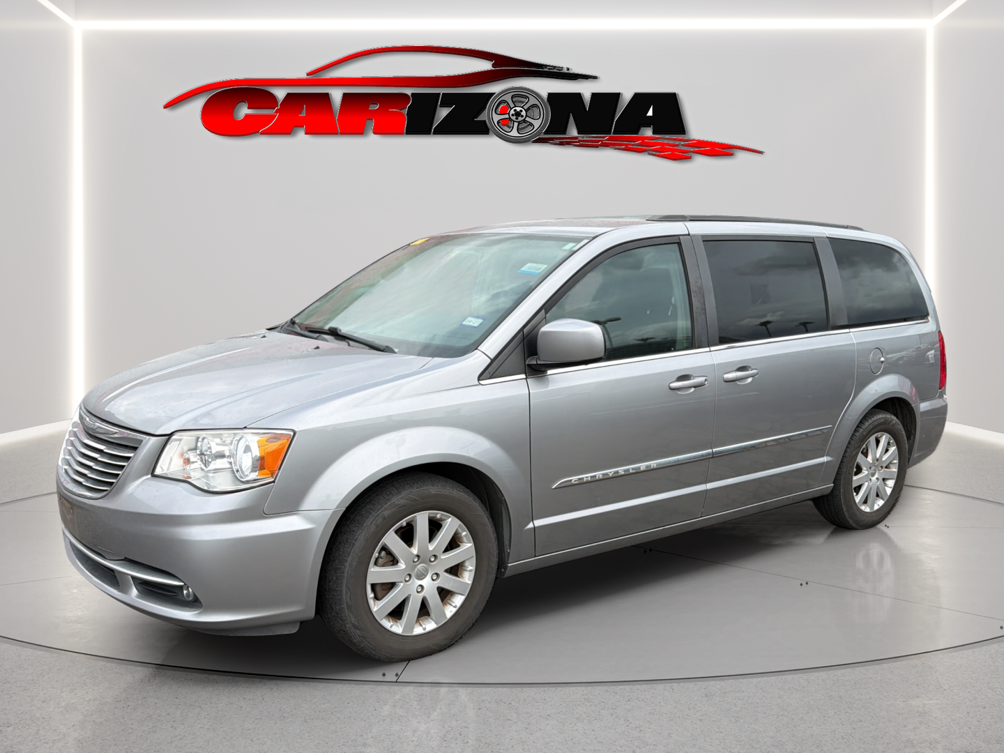 Chrysler Town and Country photo 11