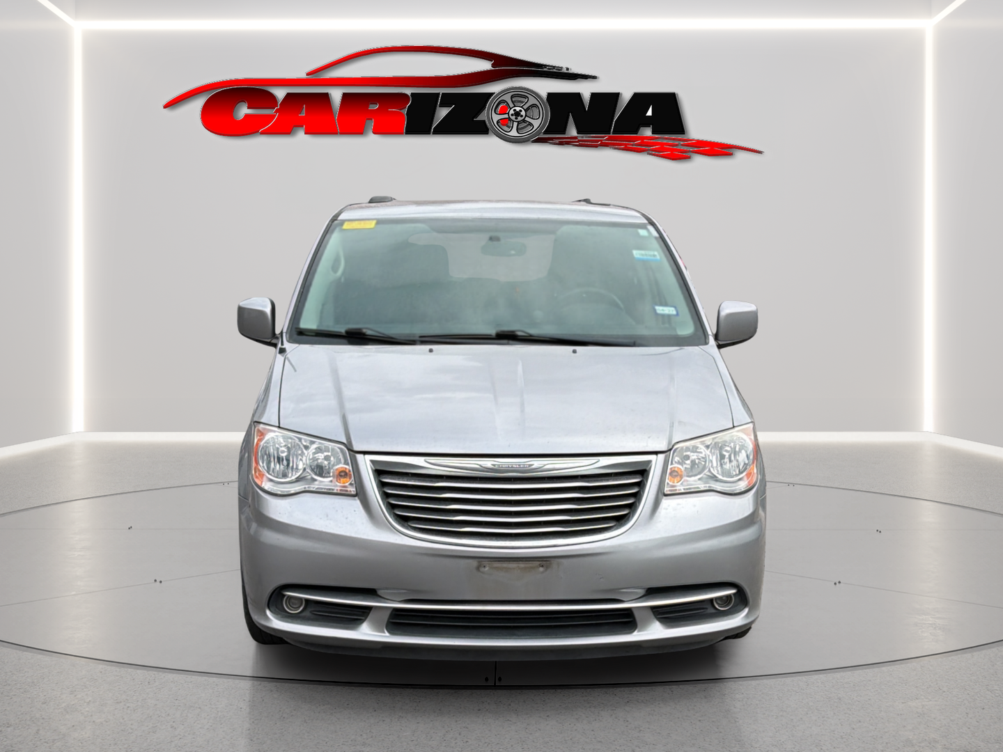 Chrysler Town and Country photo 13