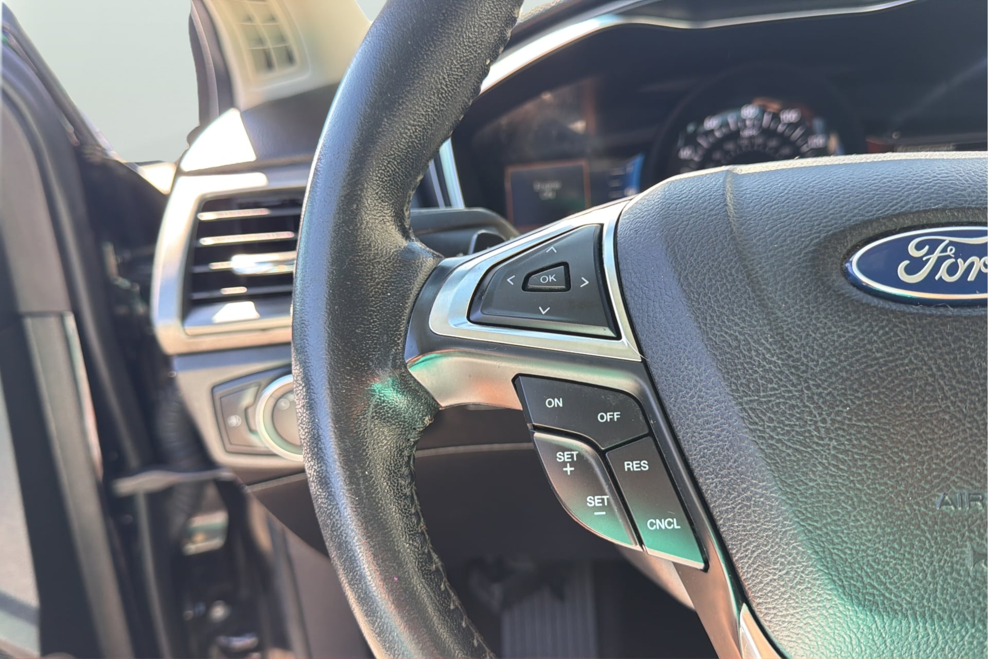 Ford Fusion photo 27