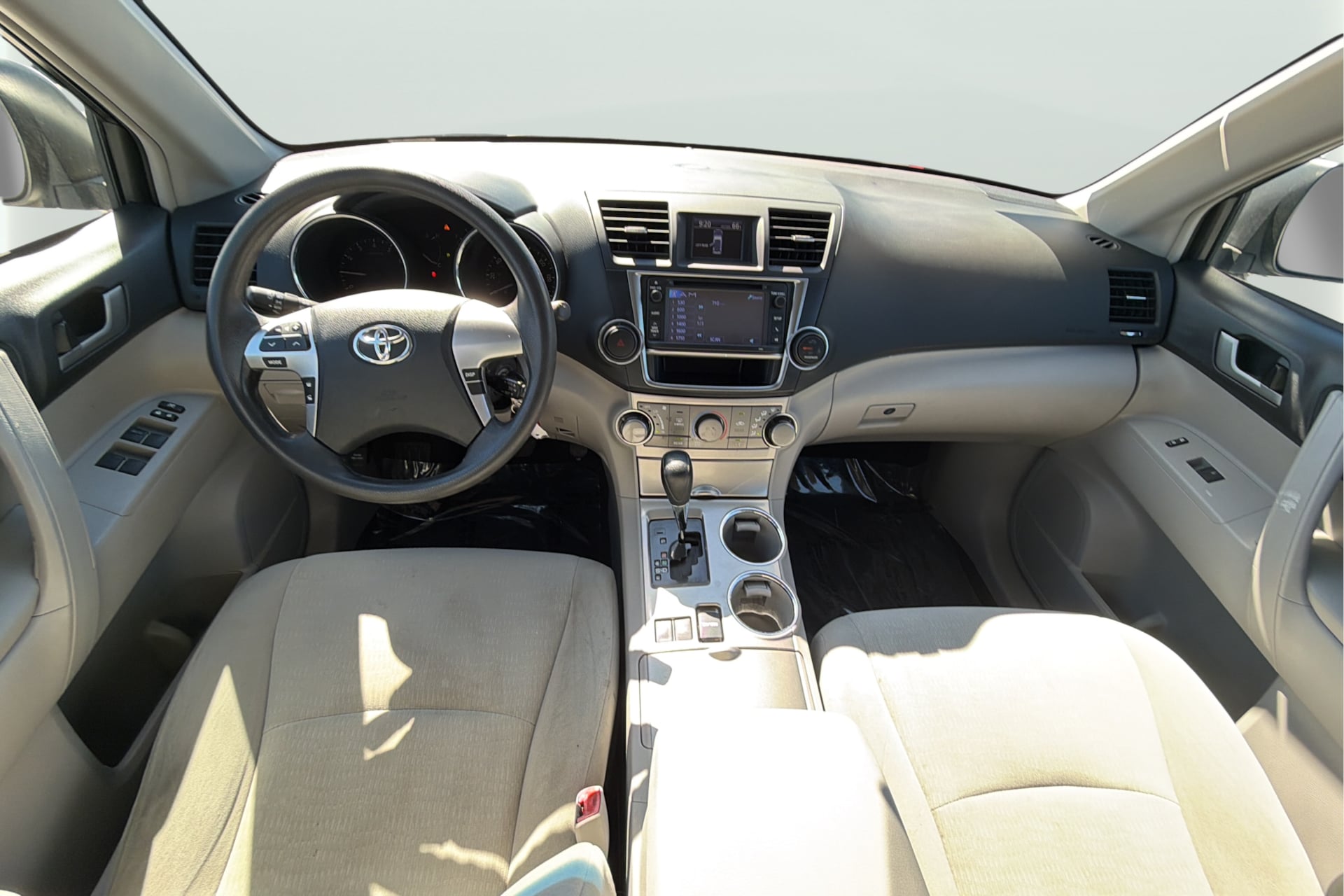 Photo 14 of this Toyota Highlander