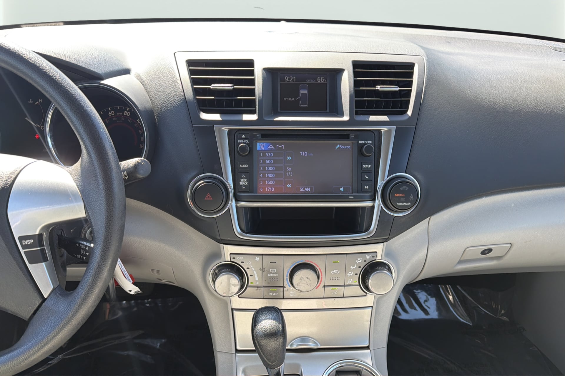 Photo 15 of this Toyota Highlander