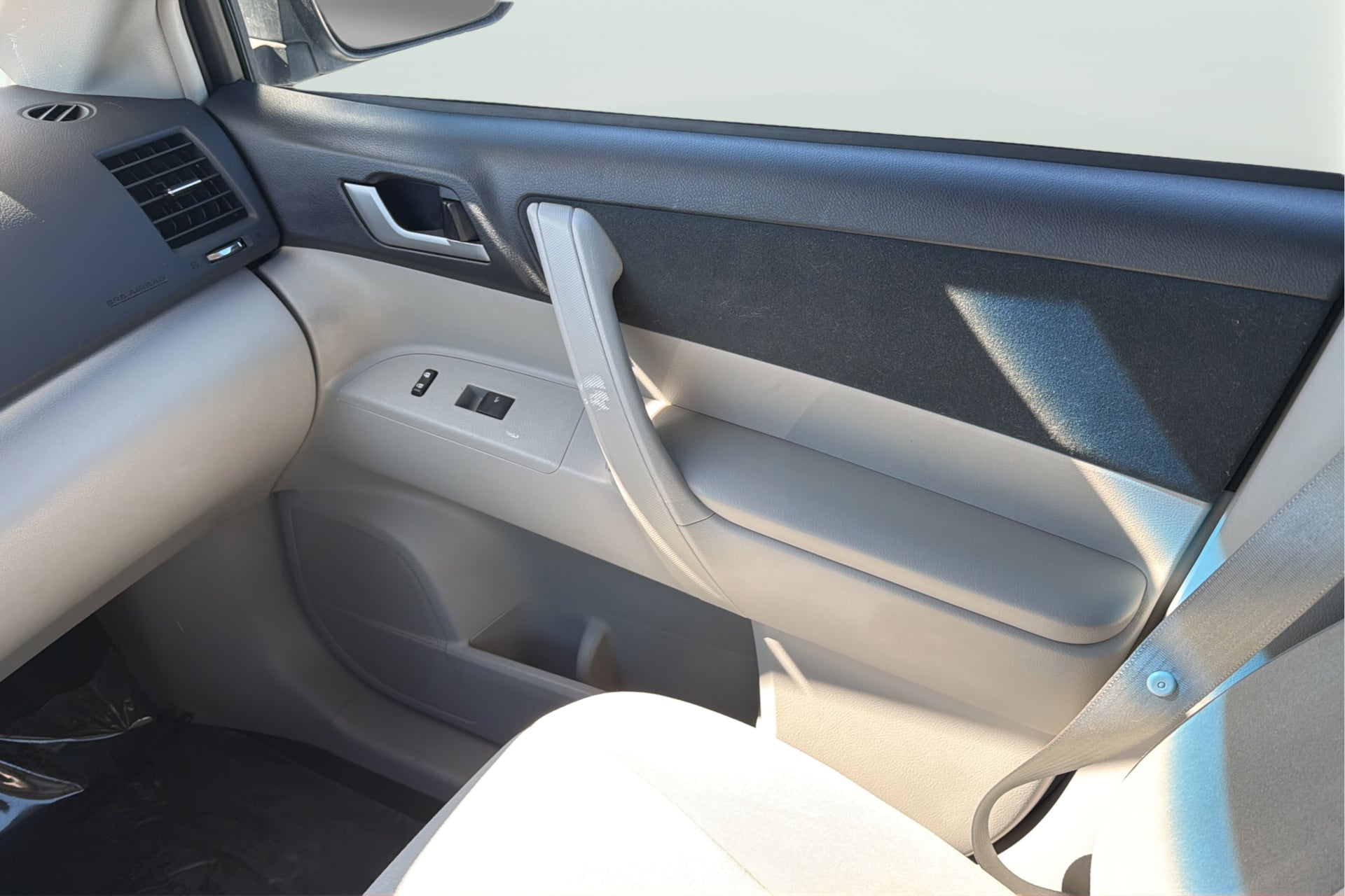Photo 17 of this Toyota Highlander