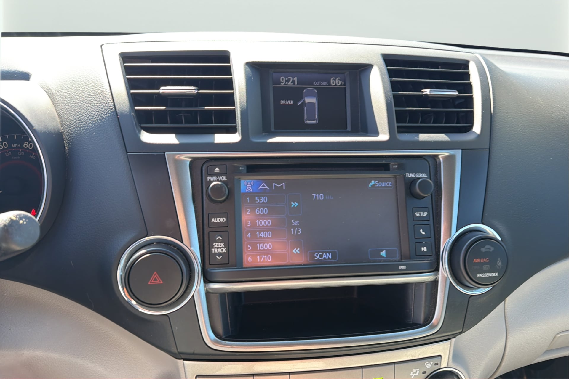 Photo 25 of this Toyota Highlander