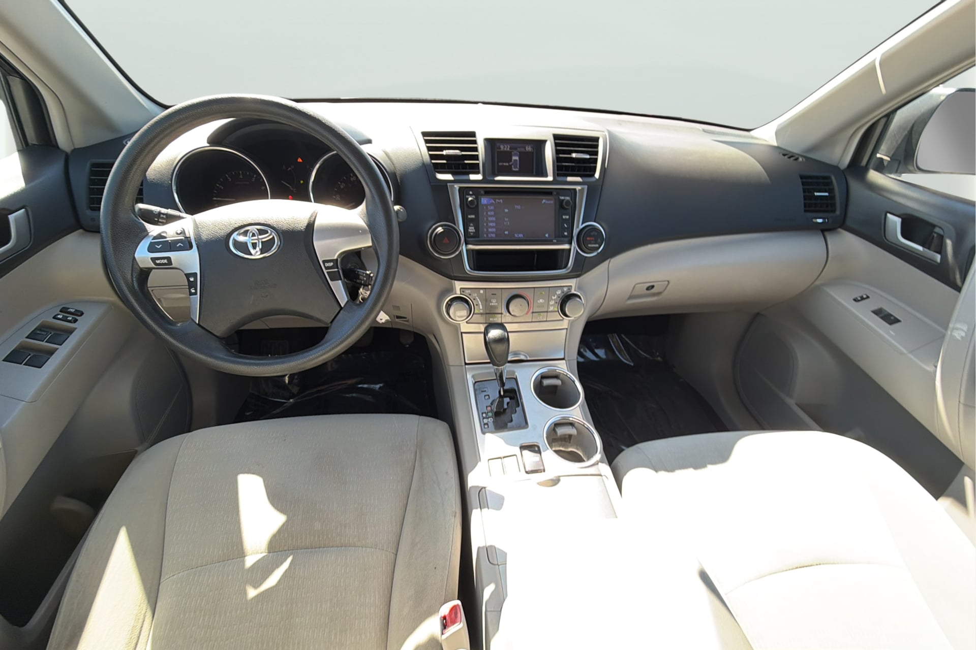 Photo 31 of this Toyota Highlander