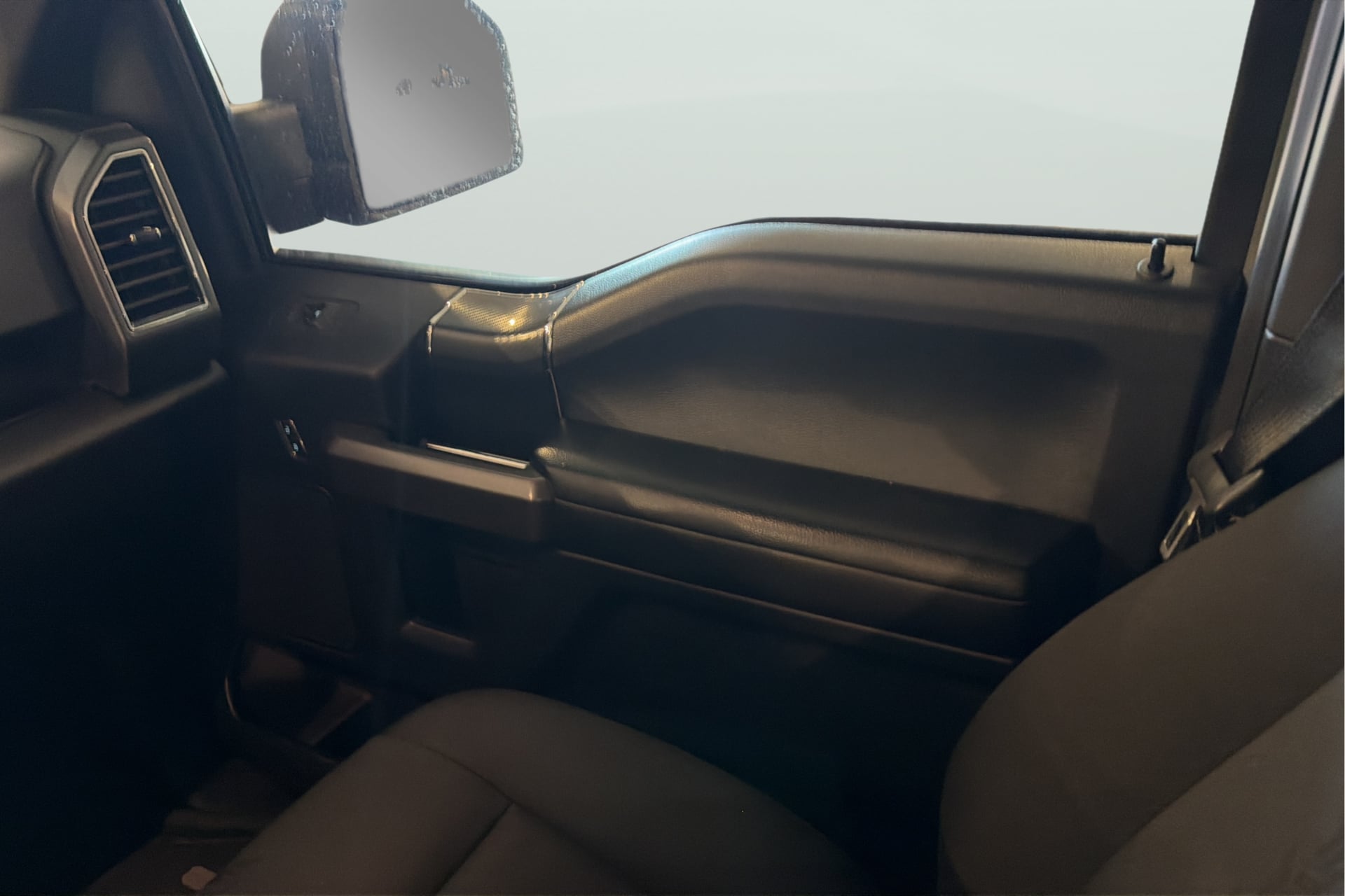 Ford F-150 photo 18