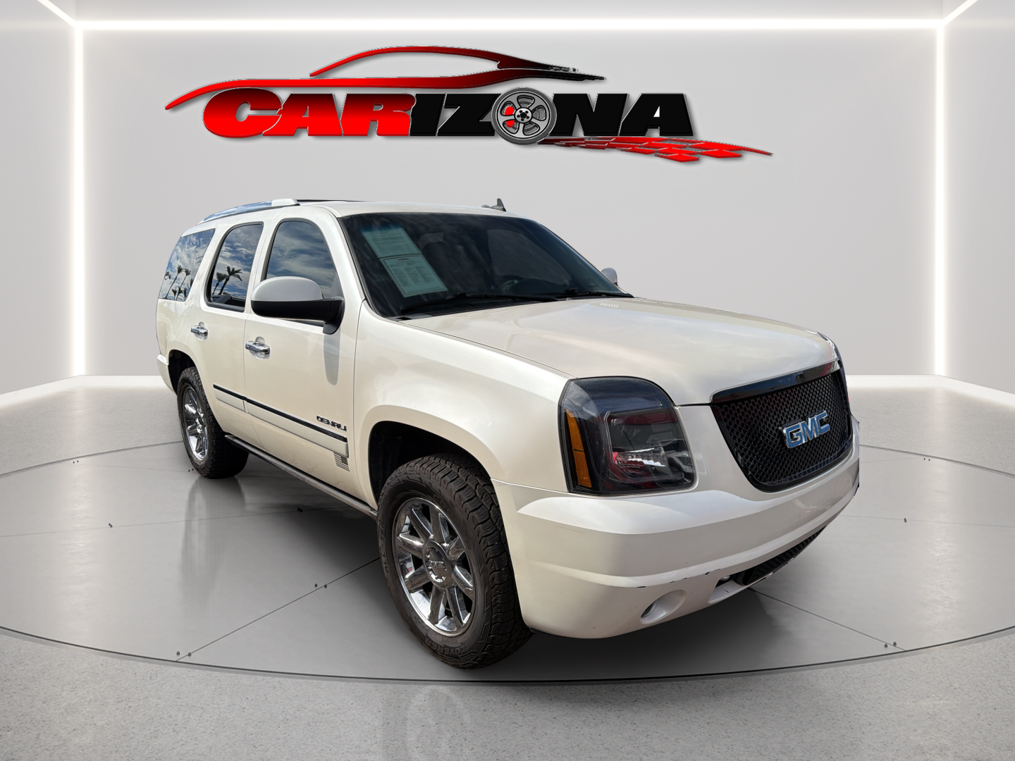 GMC Yukon photo 2