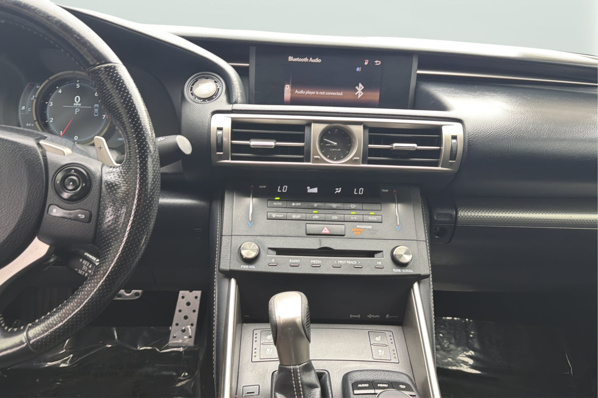 Lexus IS photo 15