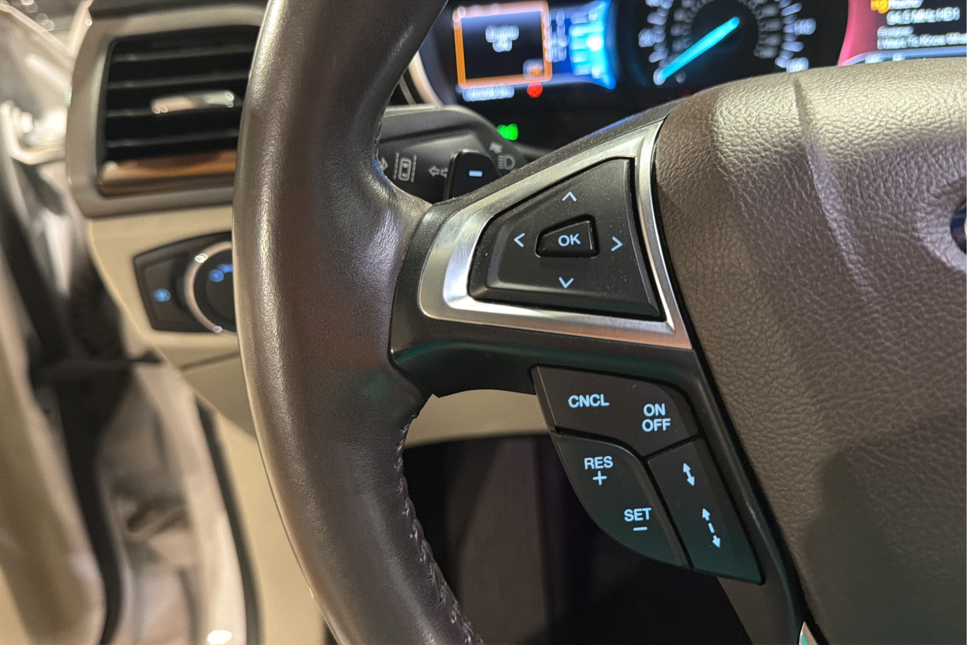 Ford Fusion photo 27