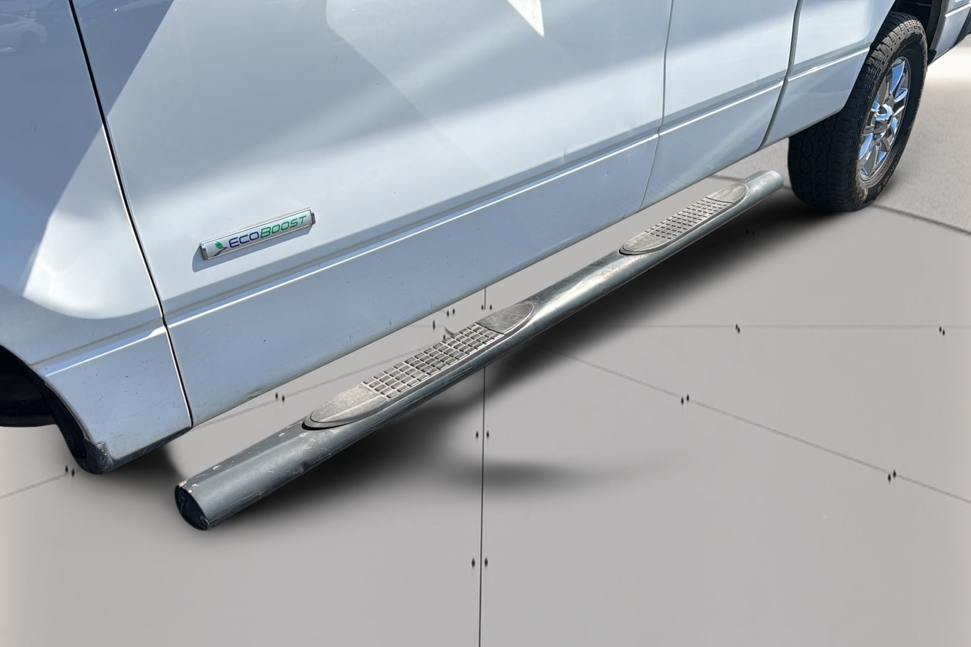 Ford F-150 photo 2