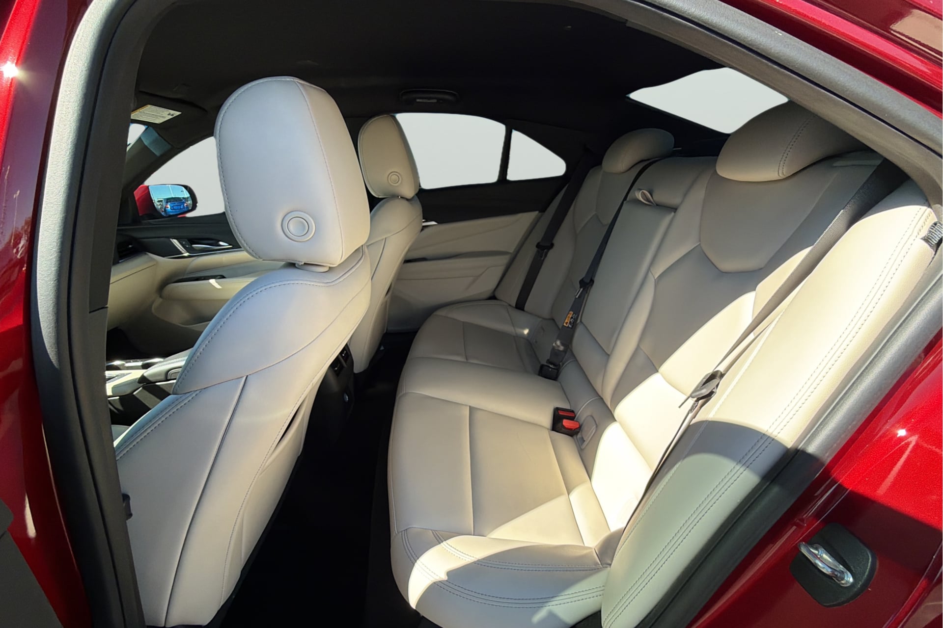 Cadillac CT4 photo 33