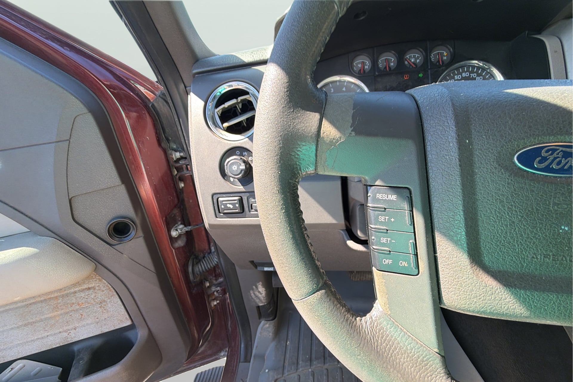 Ford F-150 photo 27