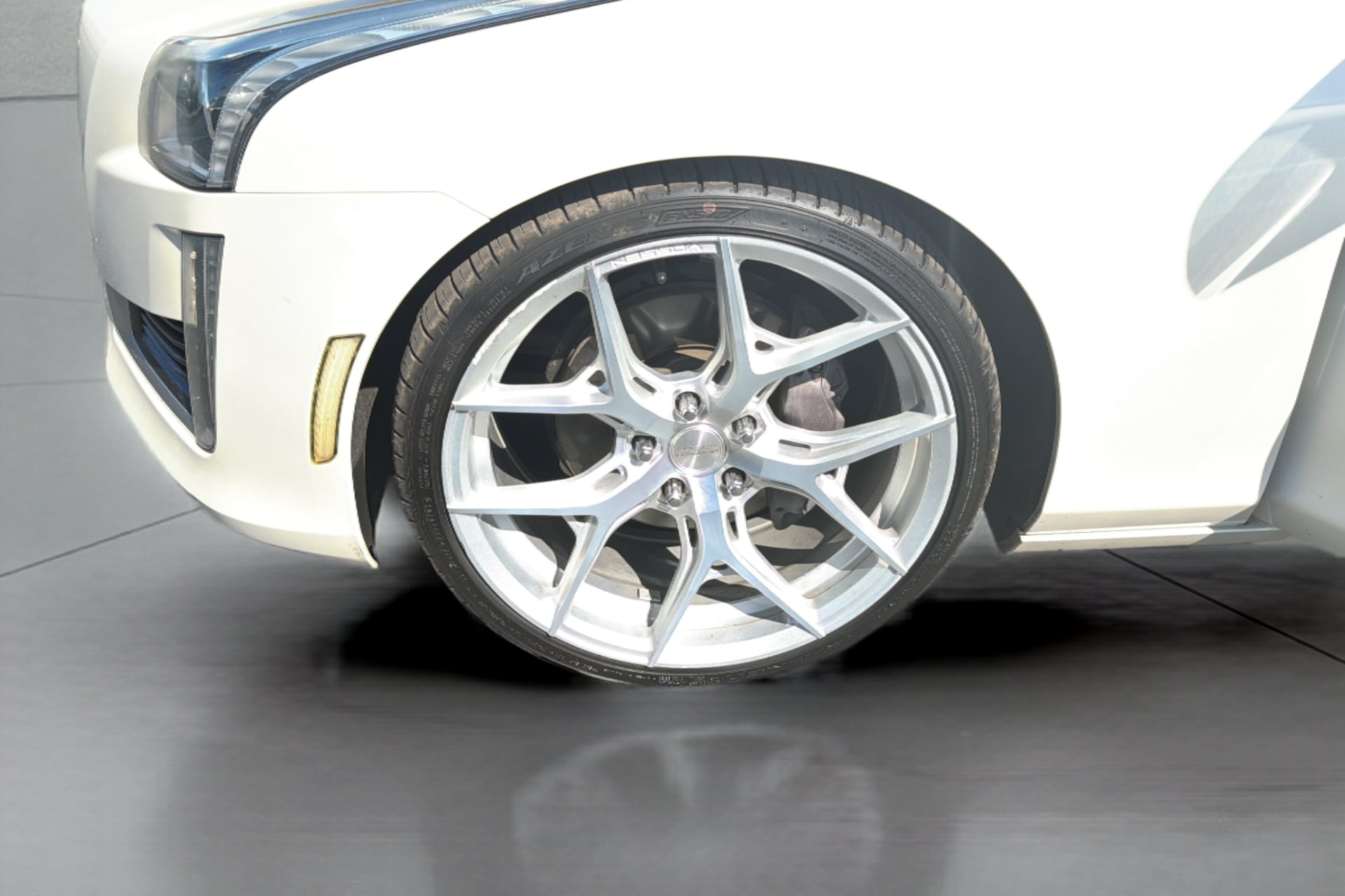 Cadillac CTS photo 36