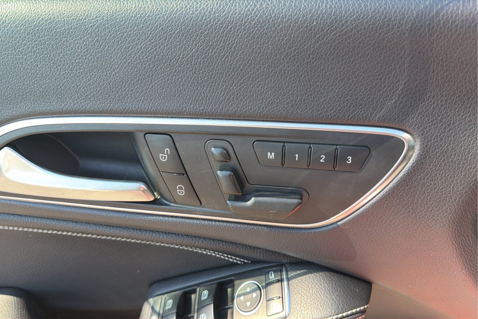 Mercedes-Benz CLA 250 photo 20