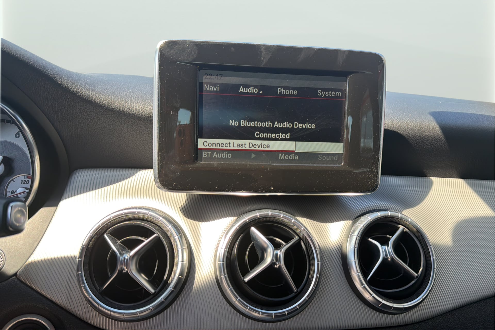 Mercedes-Benz CLA 250 photo 24