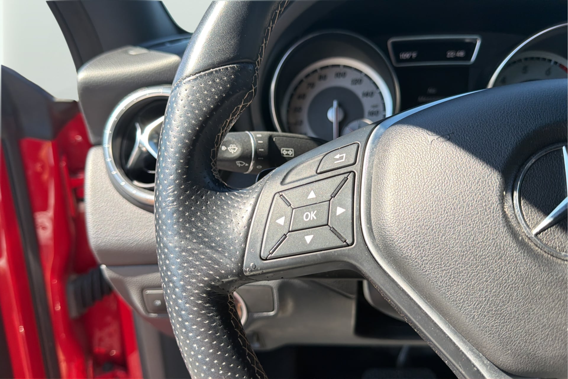 Mercedes-Benz CLA 250 photo 26