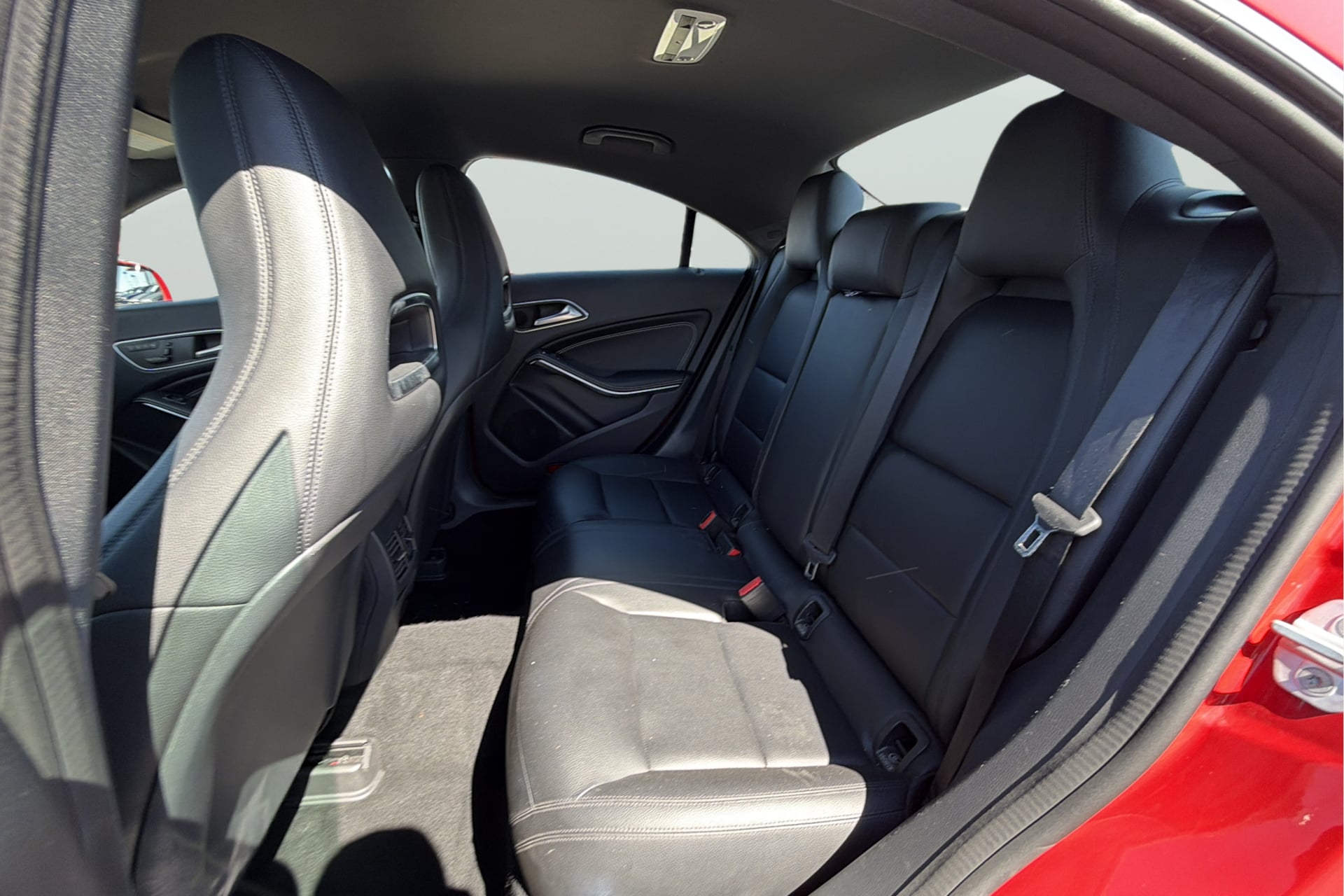 Mercedes-Benz CLA 250 photo 32