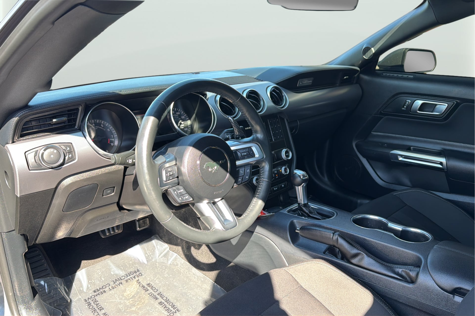 Ford Mustang photo 14