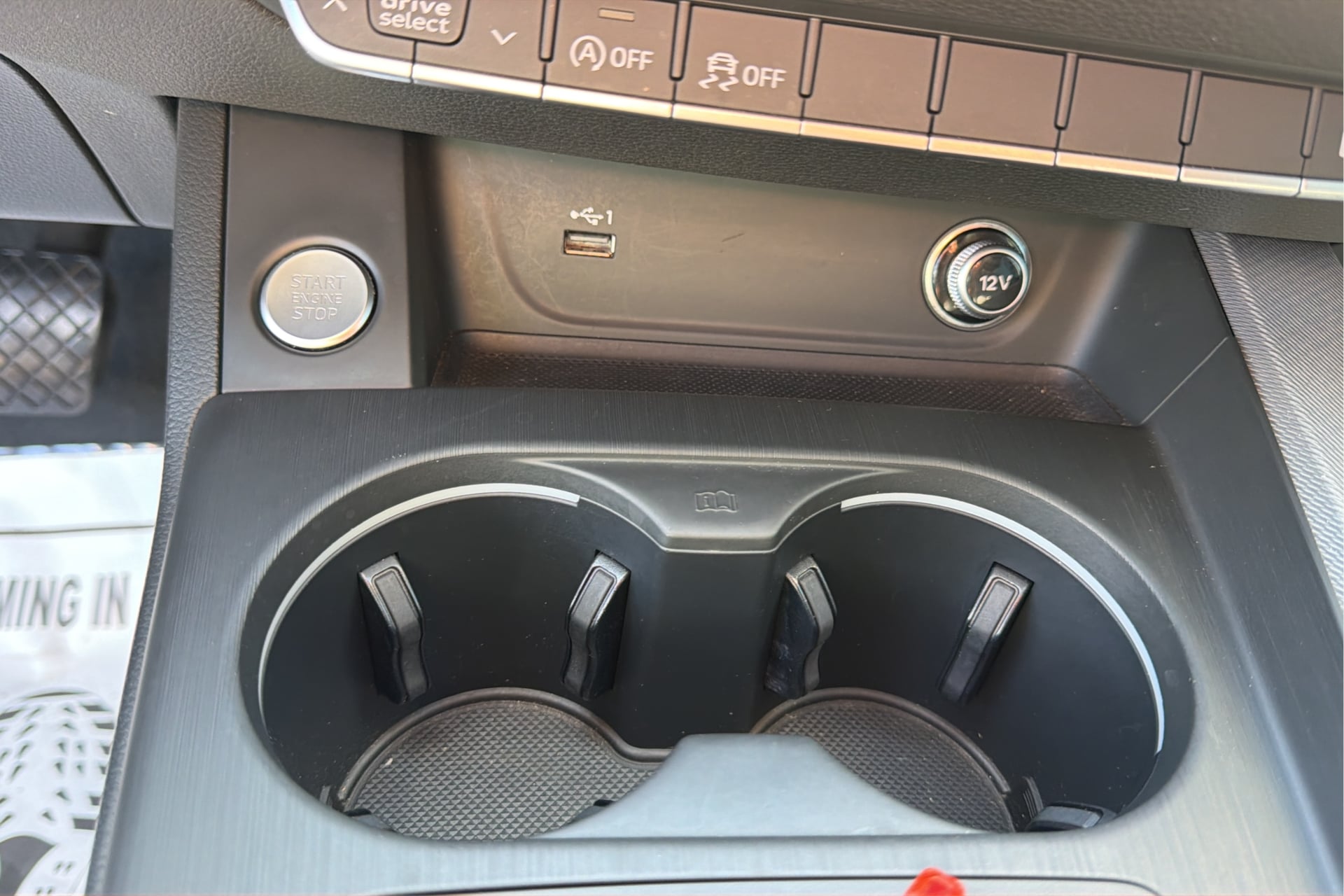 Audi A4 photo 34