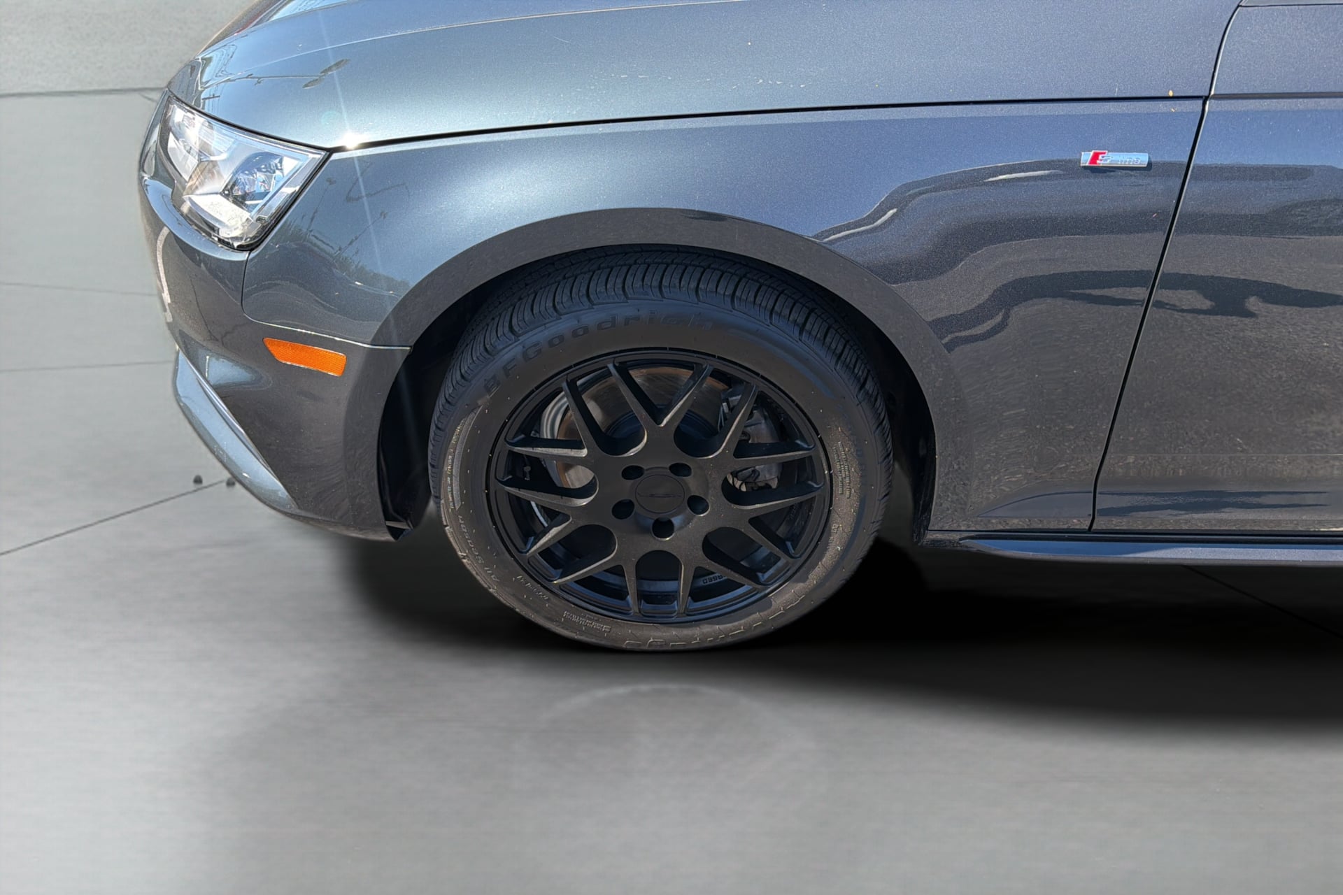 Audi A4 photo 37