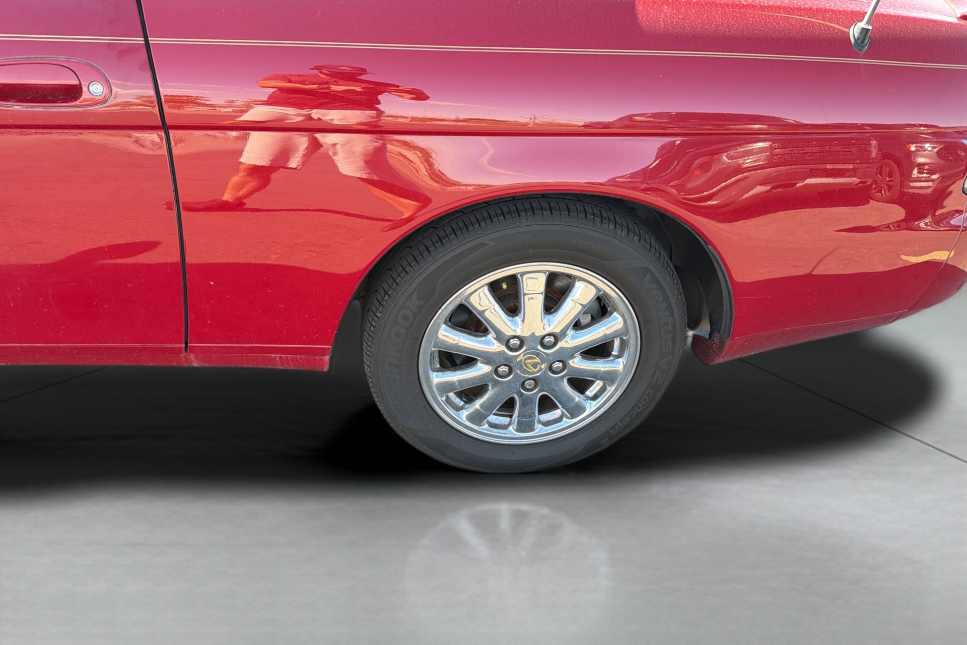 Photo 17 of this Lexus SC 400