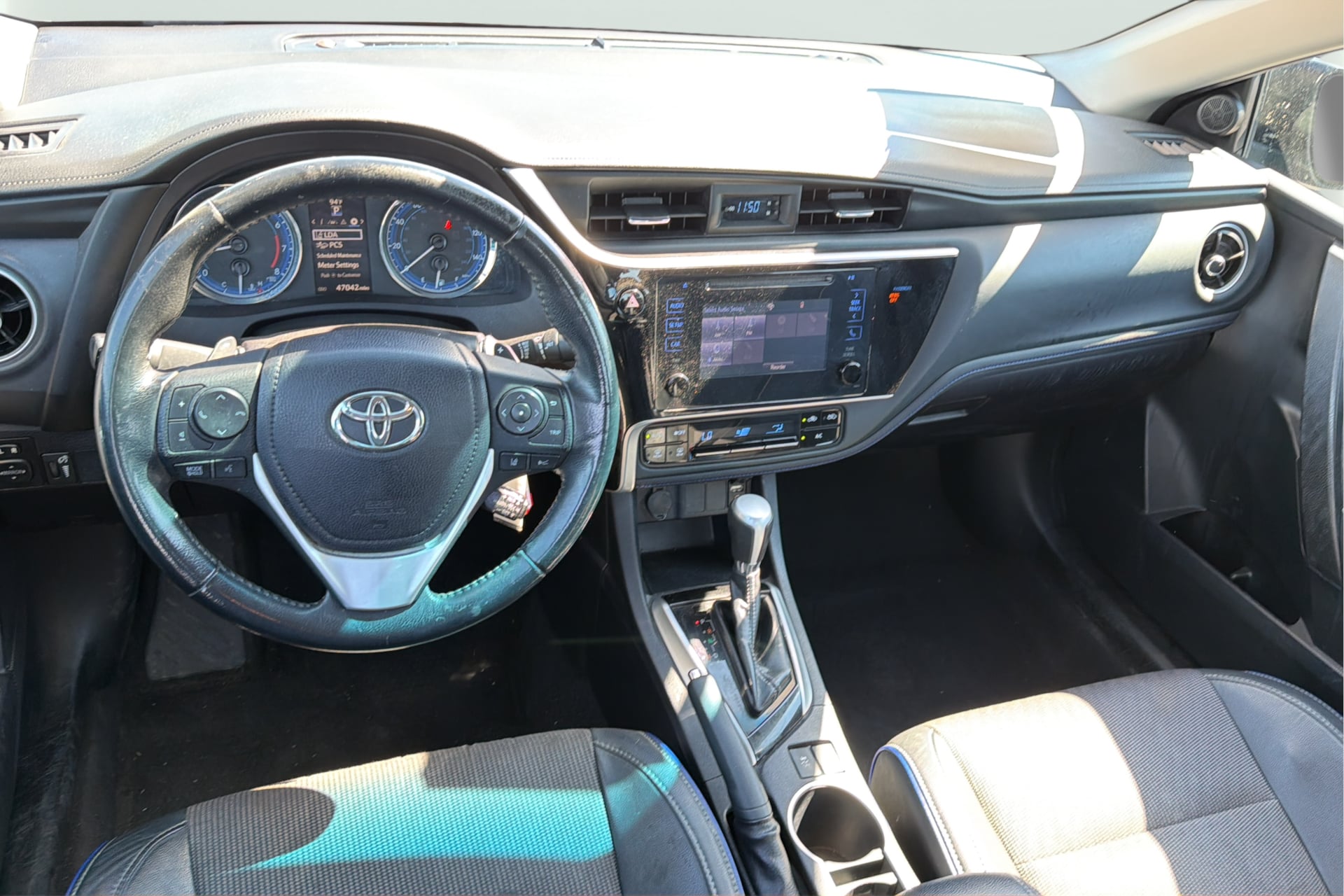 Photo 14 of this Toyota Corolla