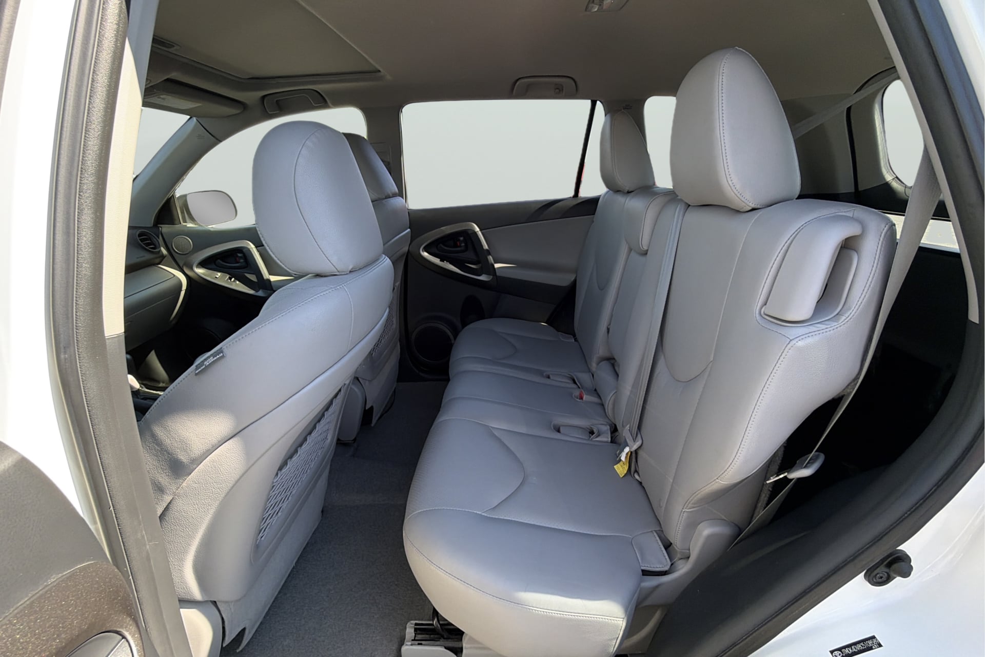 Photo 33 of this Toyota RAV4