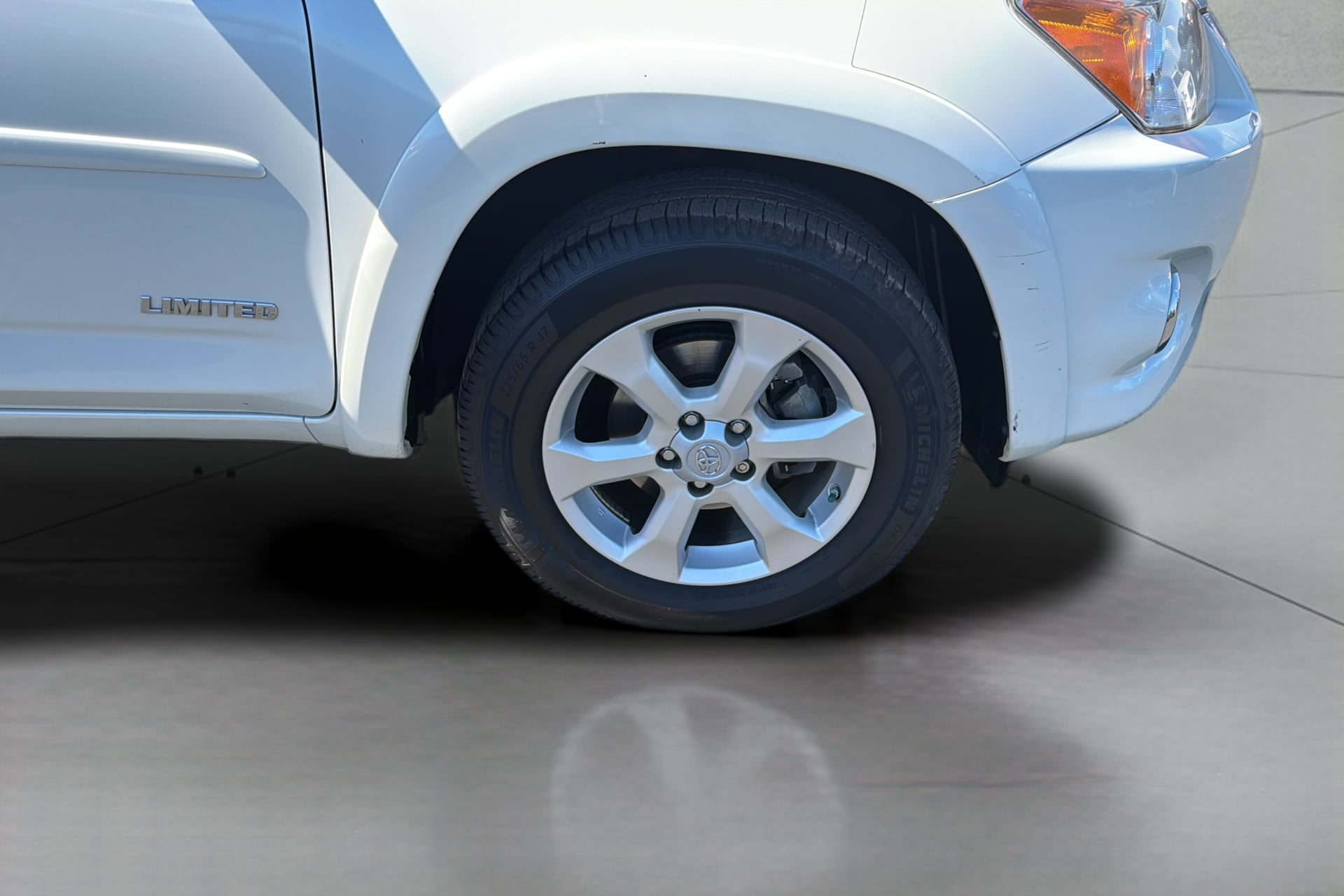 Photo 37 of this Toyota RAV4