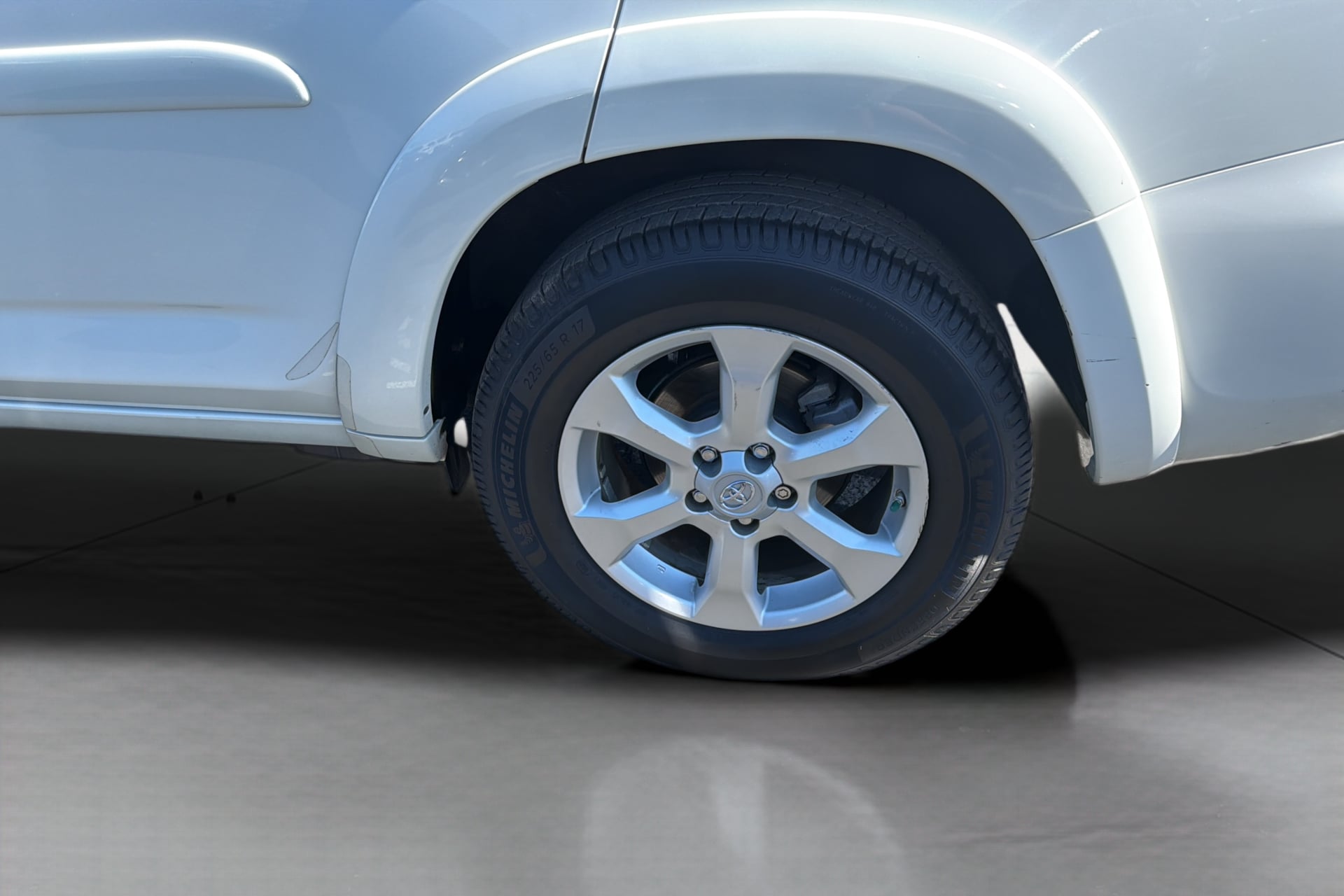 Photo 40 of this Toyota RAV4