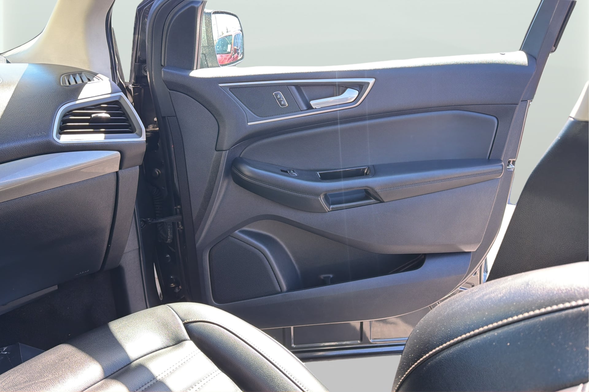 Photo 17 of this Ford Edge