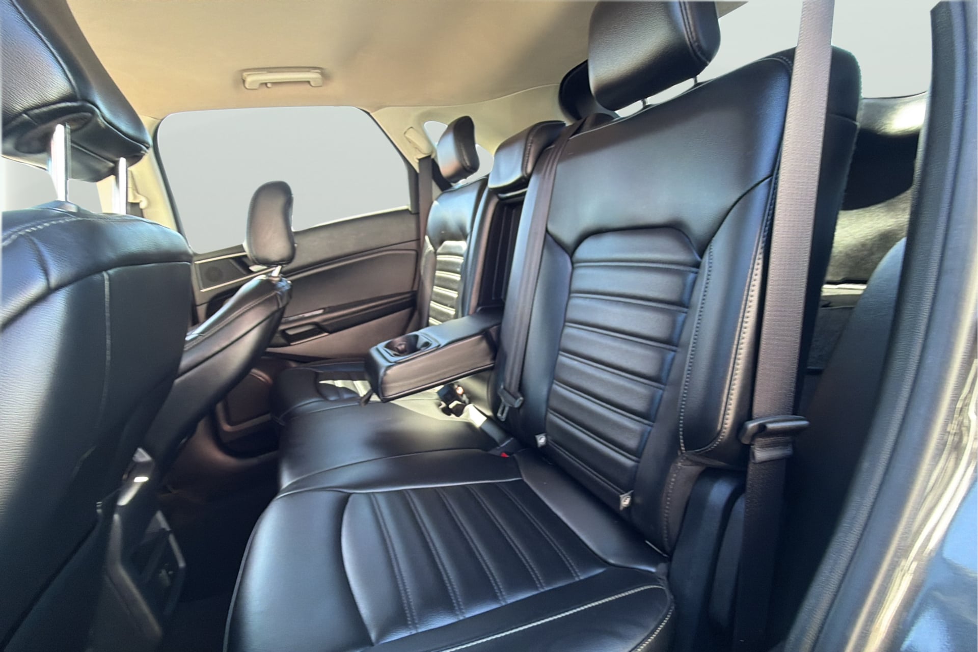 Photo 33 of this Ford Edge