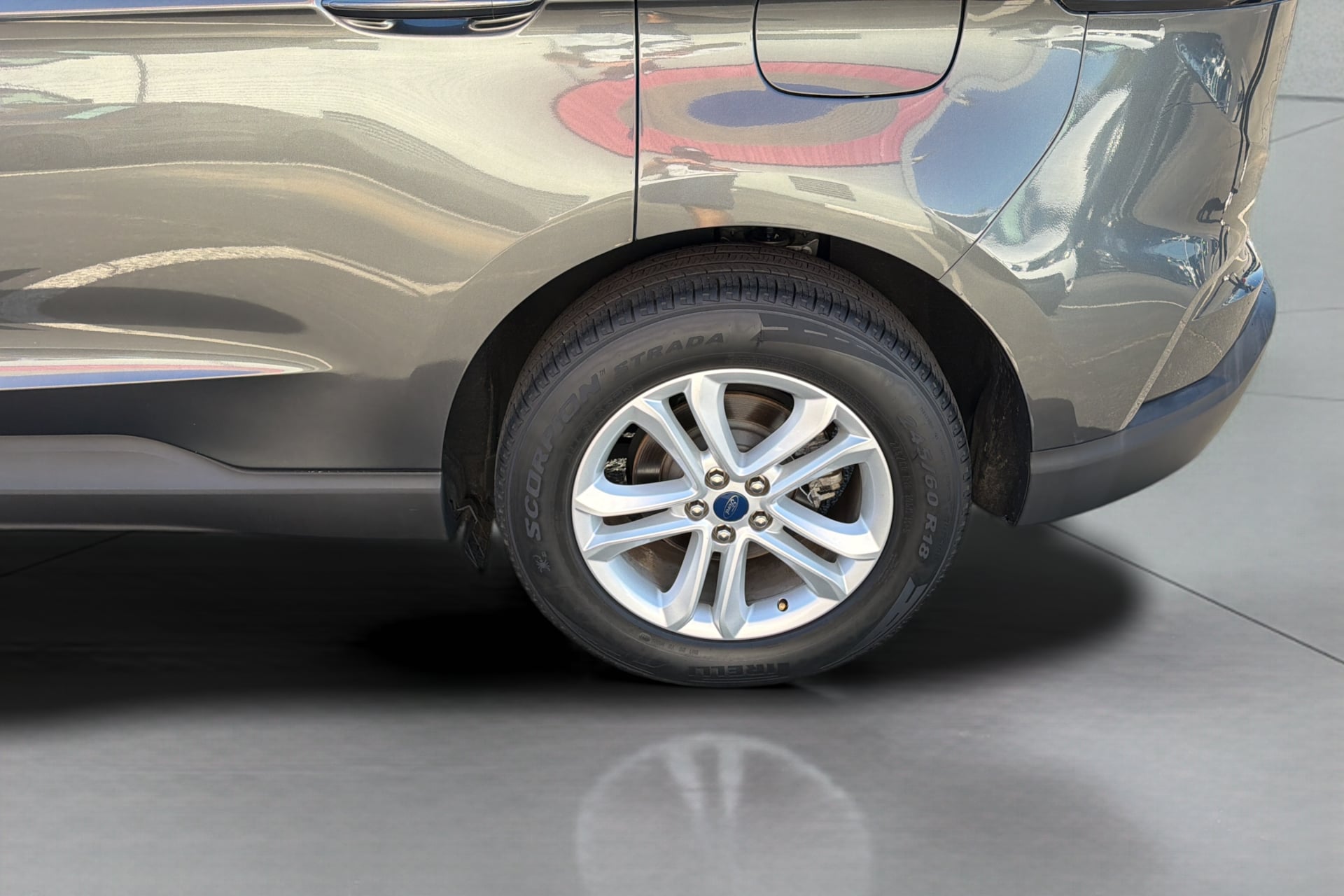 Photo 39 of this Ford Edge