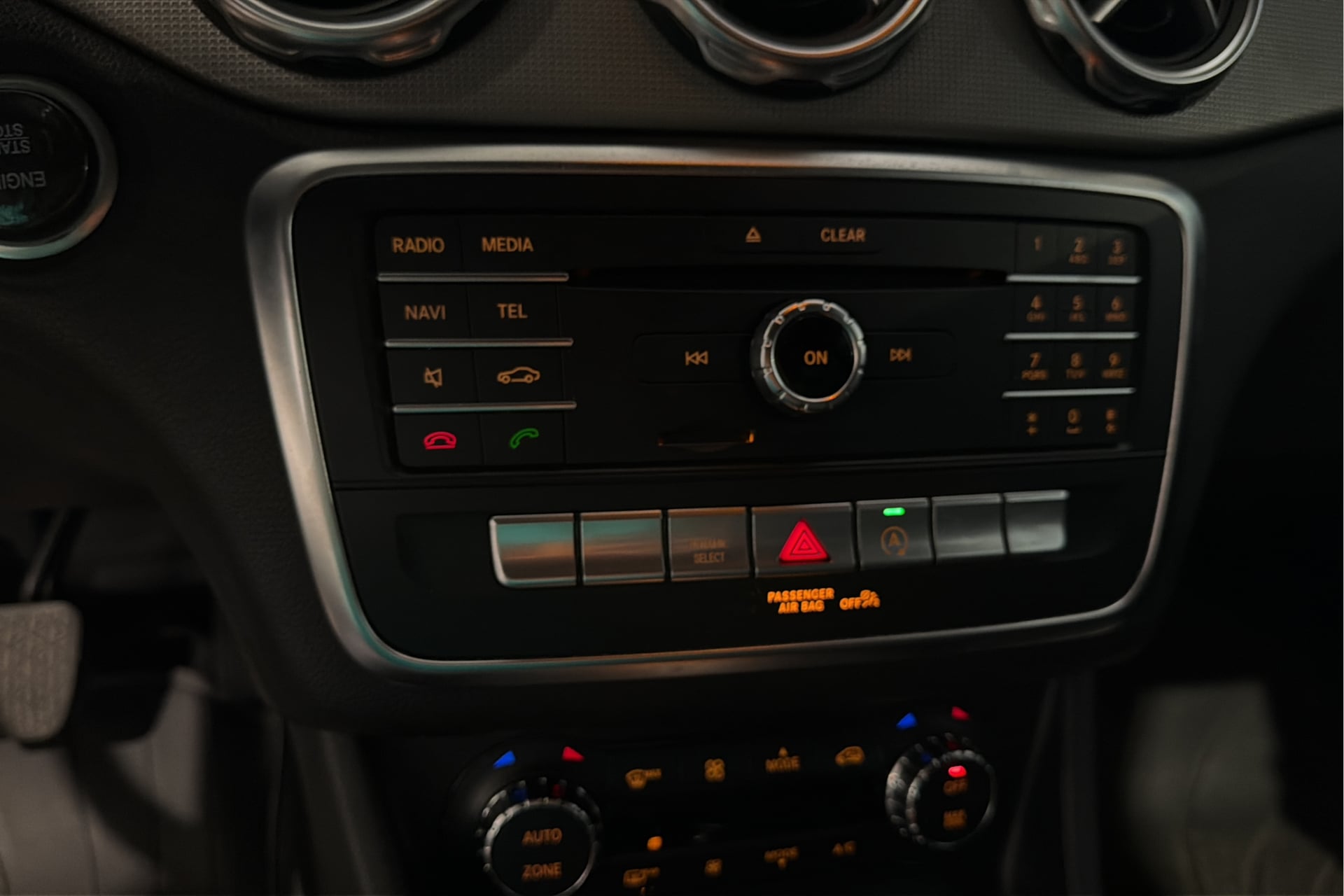 Mercedes-Benz GLA 250 photo 28