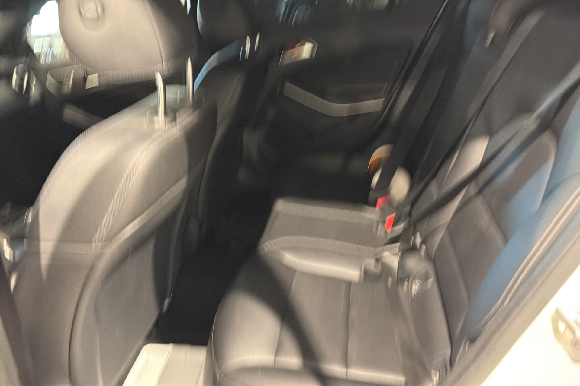 Mercedes-Benz GLA 250 photo 33