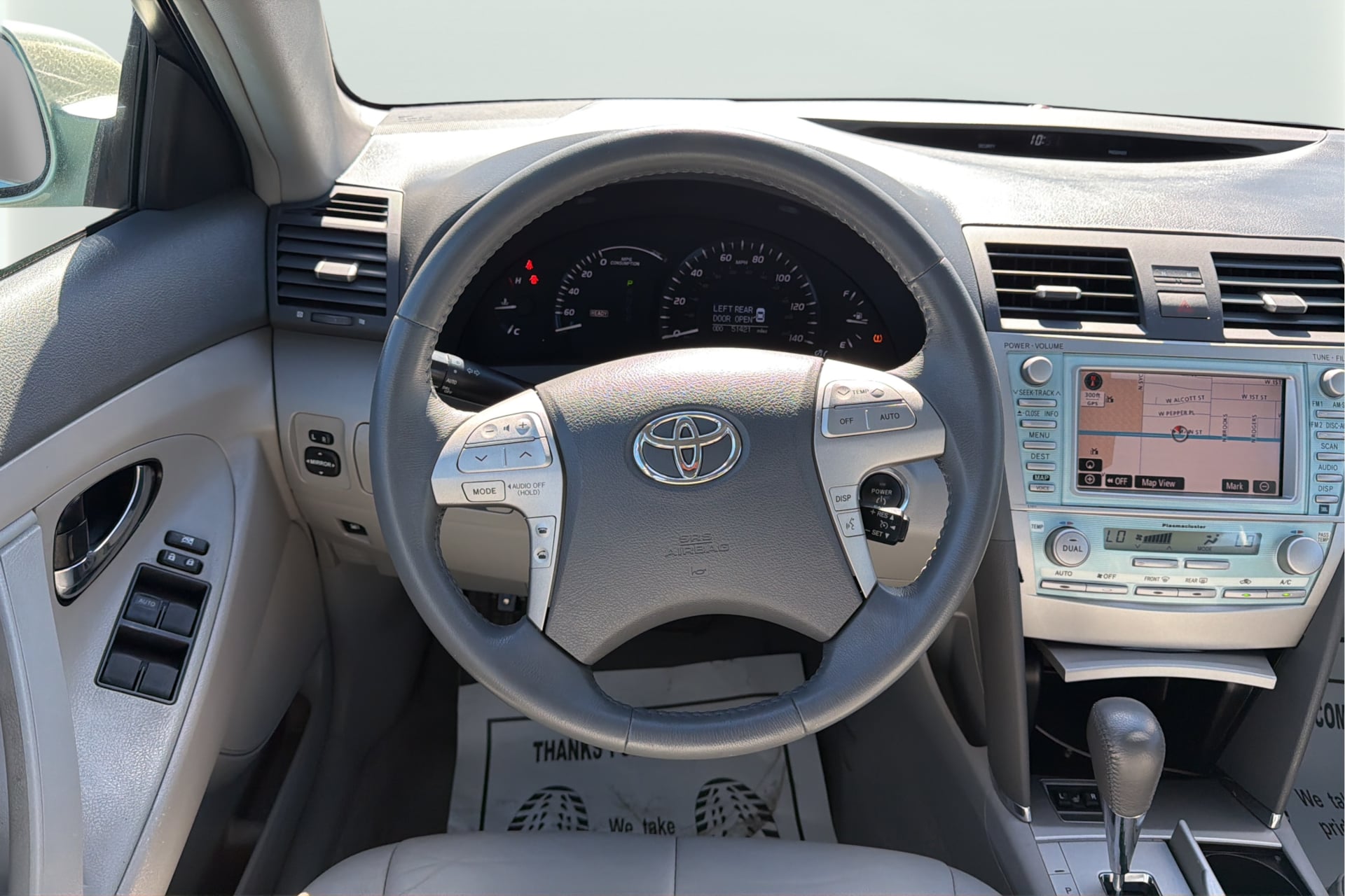 Photo 16 of this Toyota Camry Hybrid